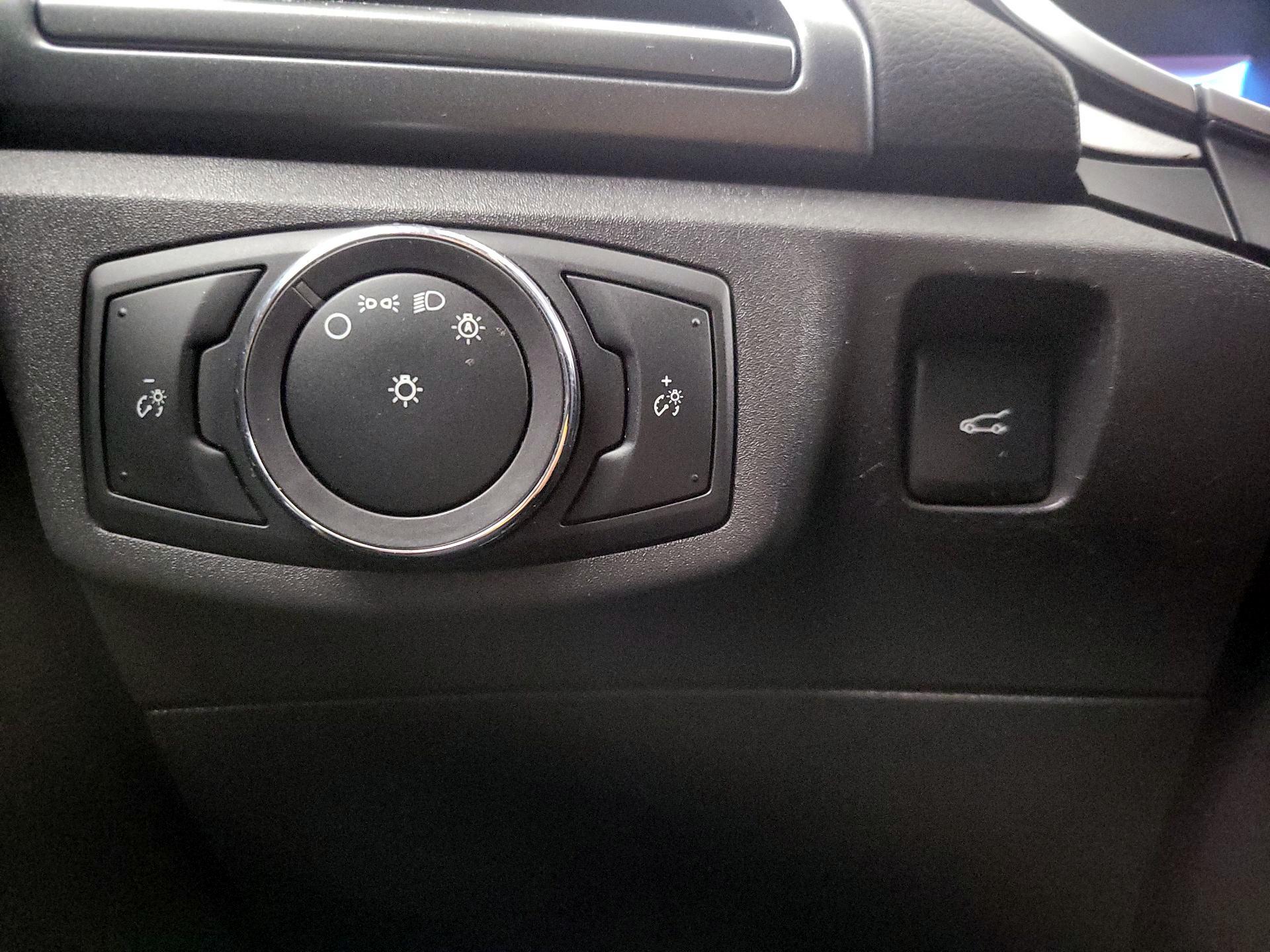 Thumbnail: 2015 Ford Fusion - 13