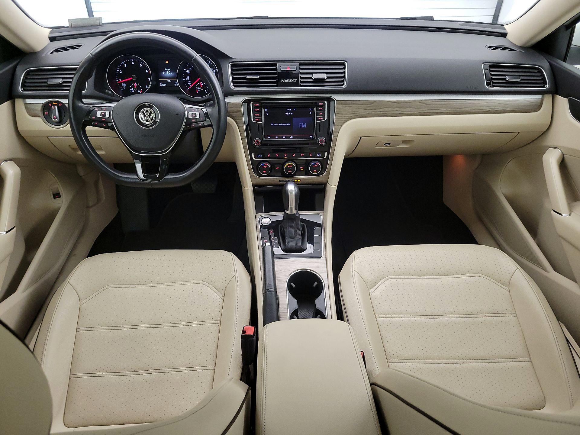 Thumbnail: 2018 Volkswagen Passat - 9