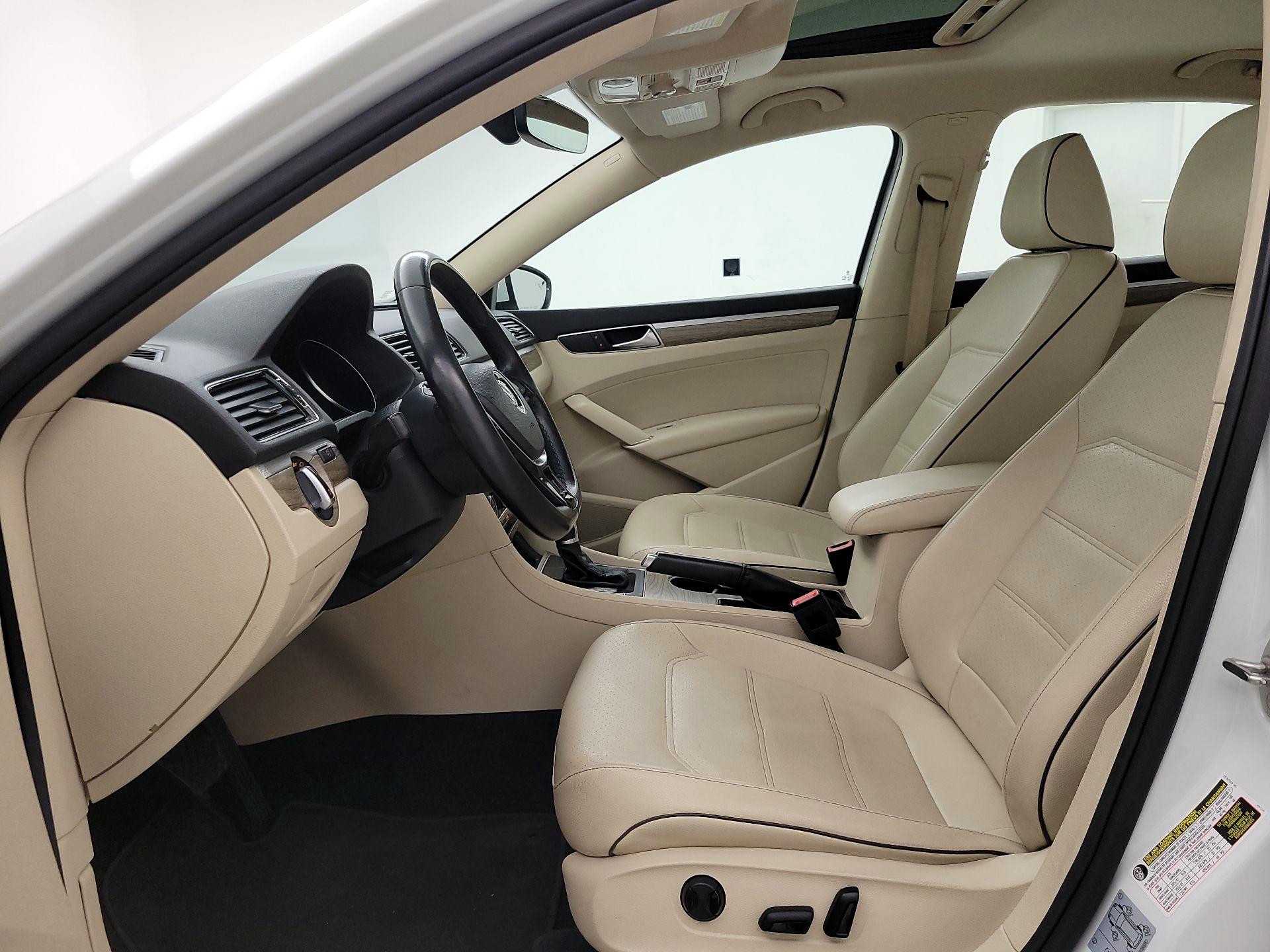 Thumbnail: 2018 Volkswagen Passat - 11