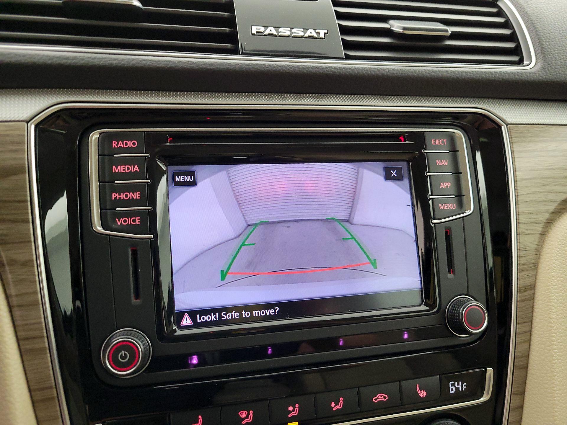 Thumbnail: 2018 Volkswagen Passat - 14