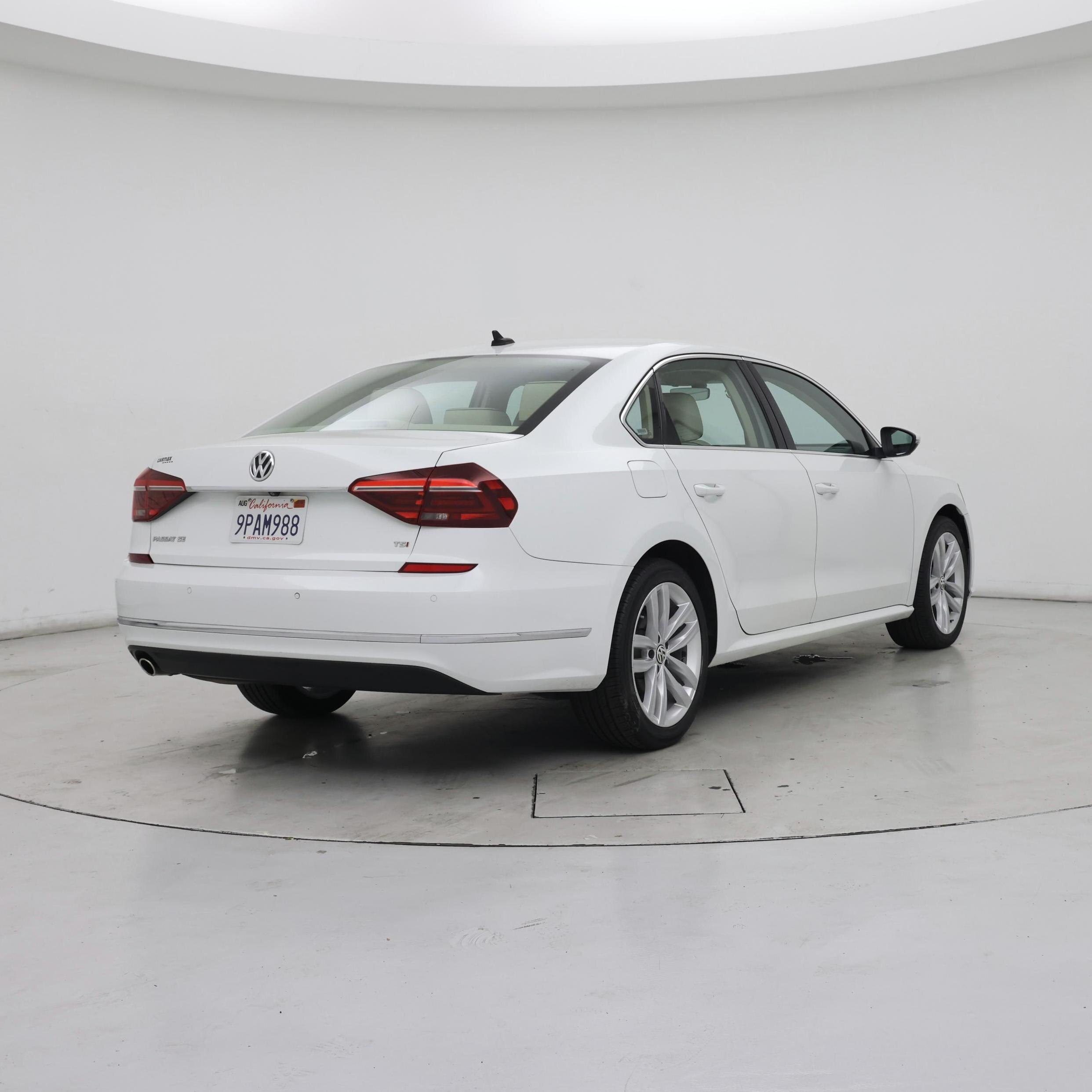 Thumbnail: 2018 Volkswagen Passat - 8