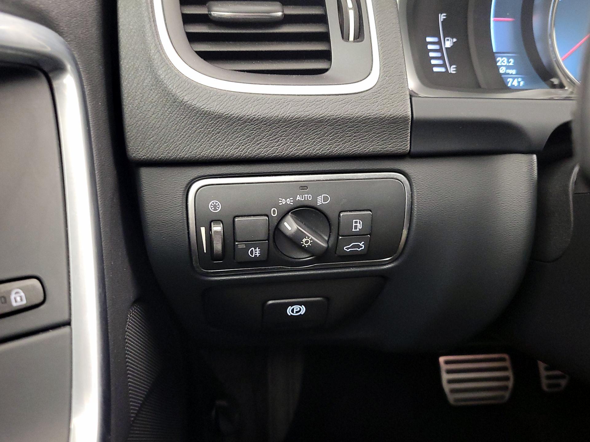 Thumbnail: 2016 Volvo S60 - 13