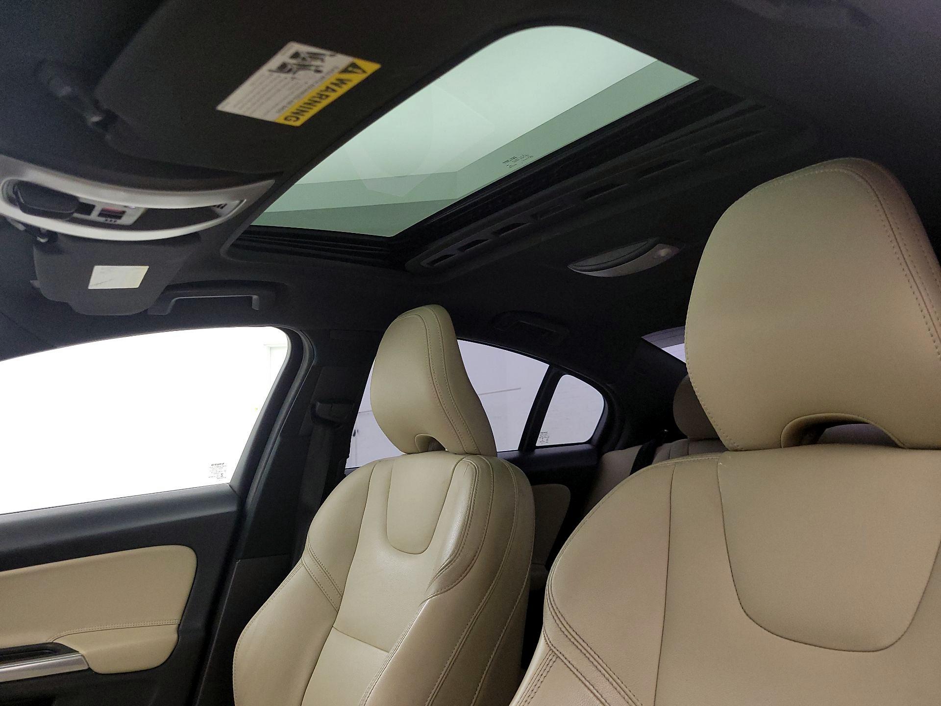 Thumbnail: 2016 Volvo S60 - 18