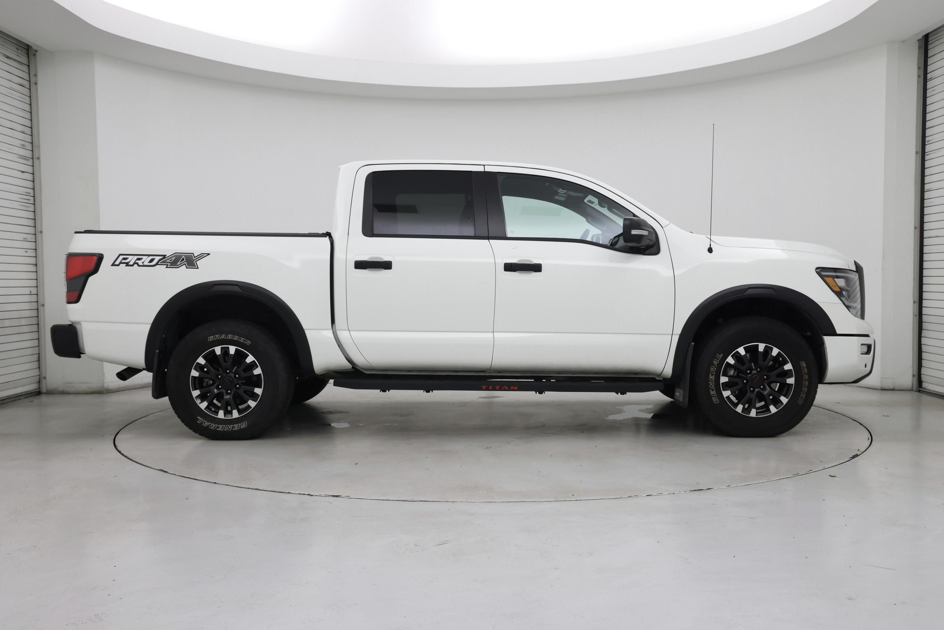 Thumbnail: 2021 Nissan Titan - 7