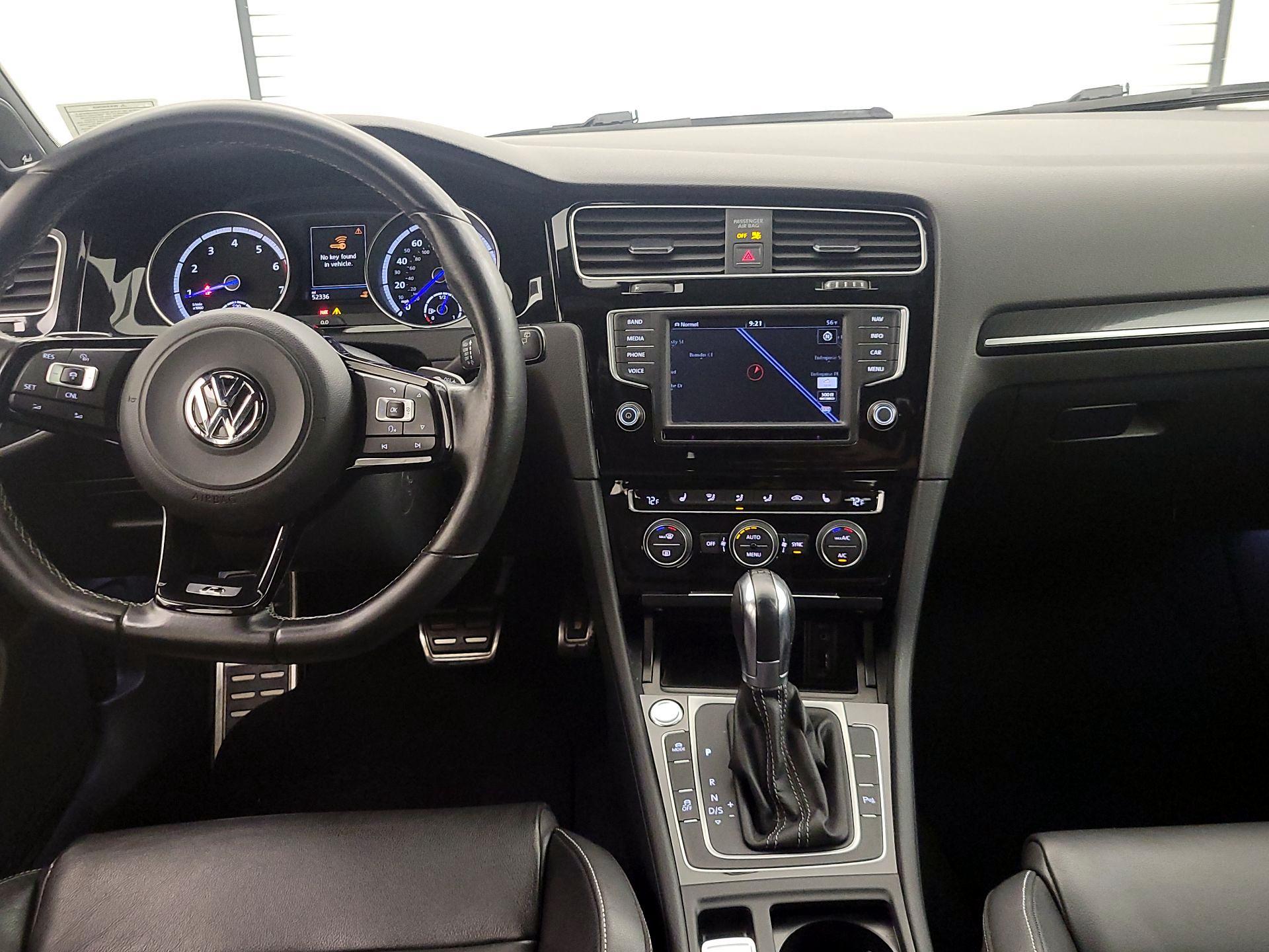 Thumbnail: 2017 Volkswagen Golf - 9