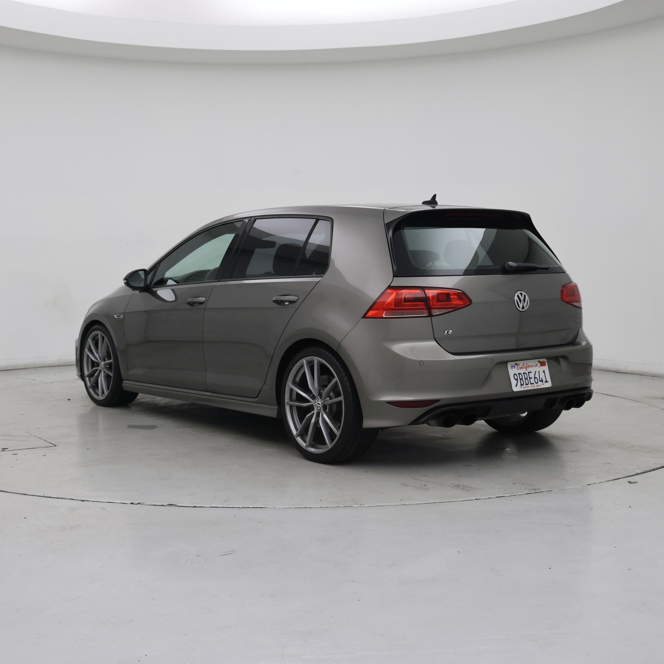 Thumbnail: 2017 Volkswagen Golf - 2