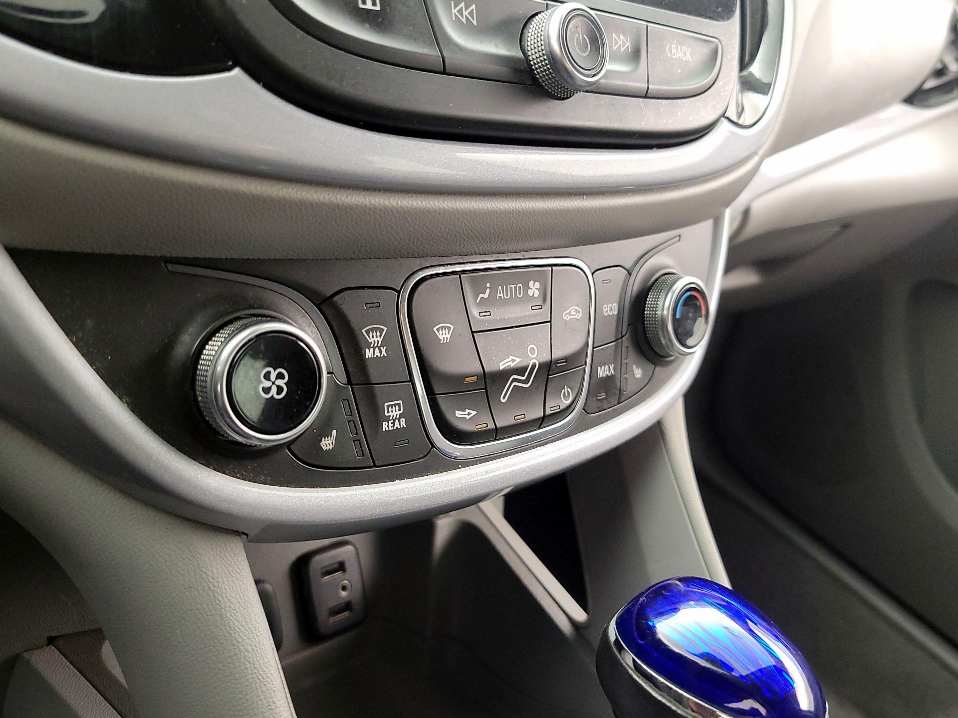 Thumbnail: 2017 Chevrolet Volt - 16