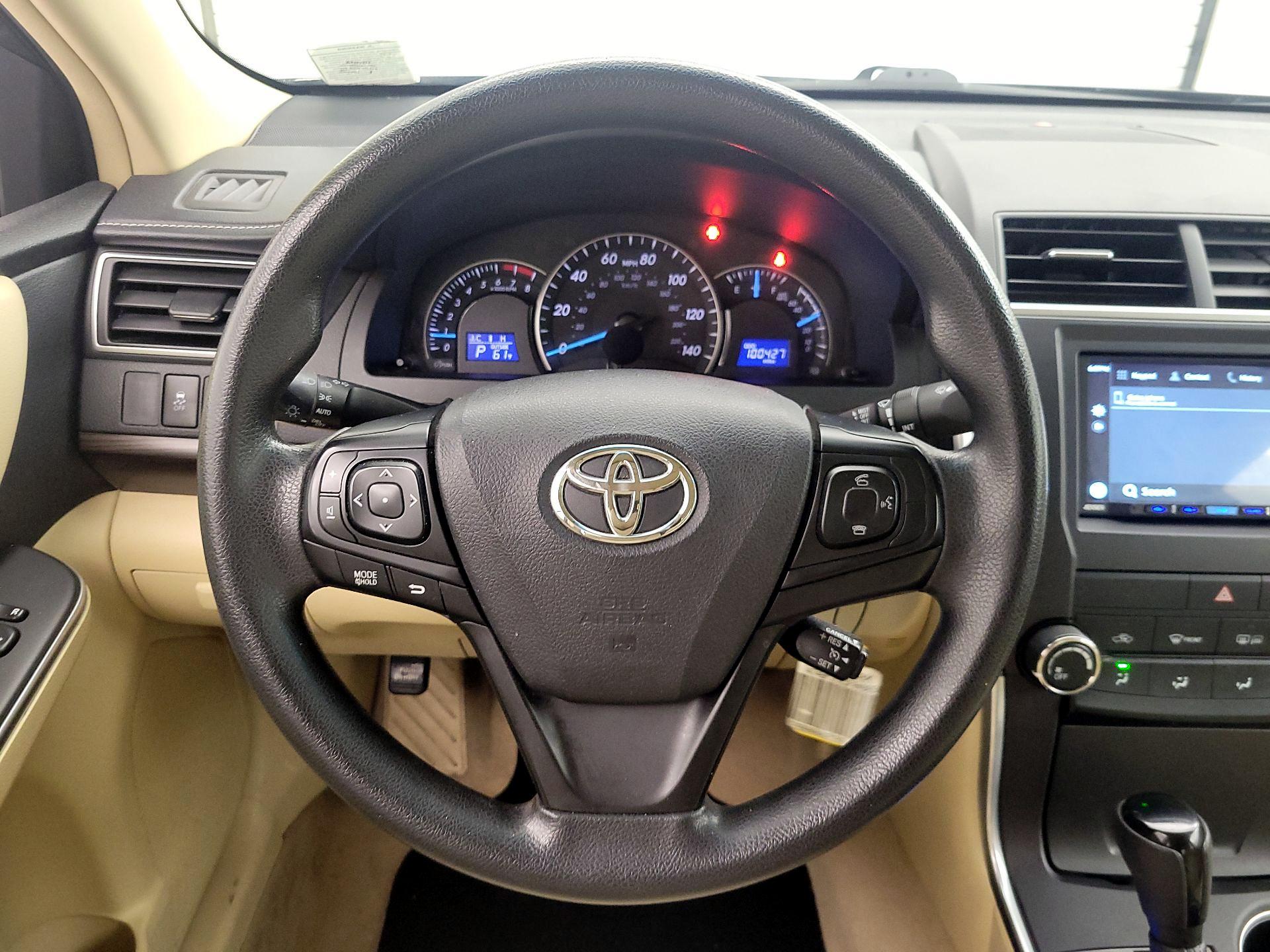 Thumbnail: 2015 Toyota Camry - 10