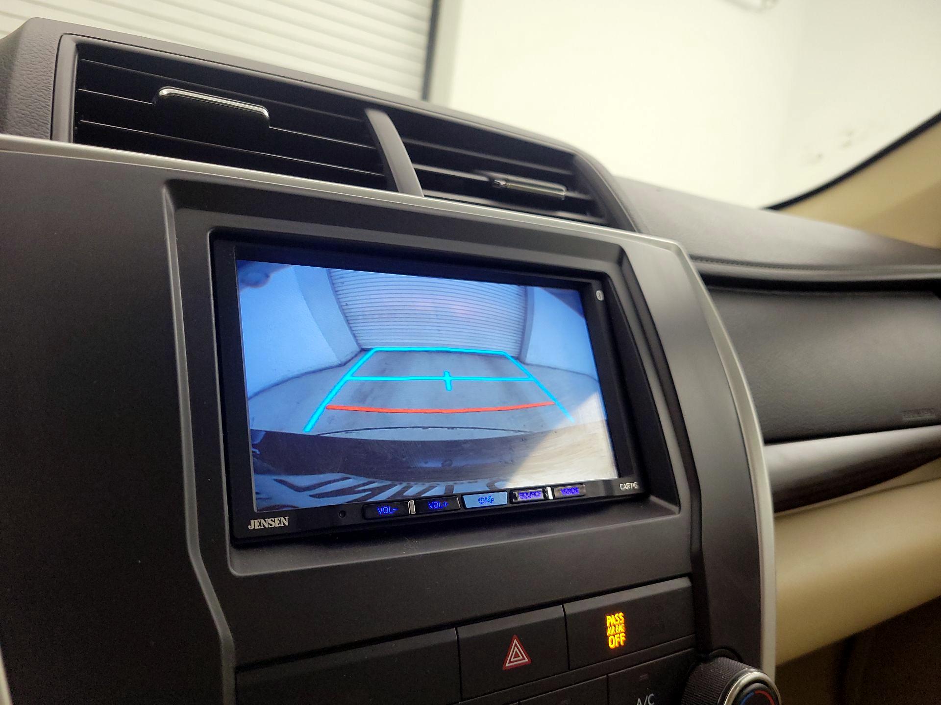 Thumbnail: 2015 Toyota Camry - 14