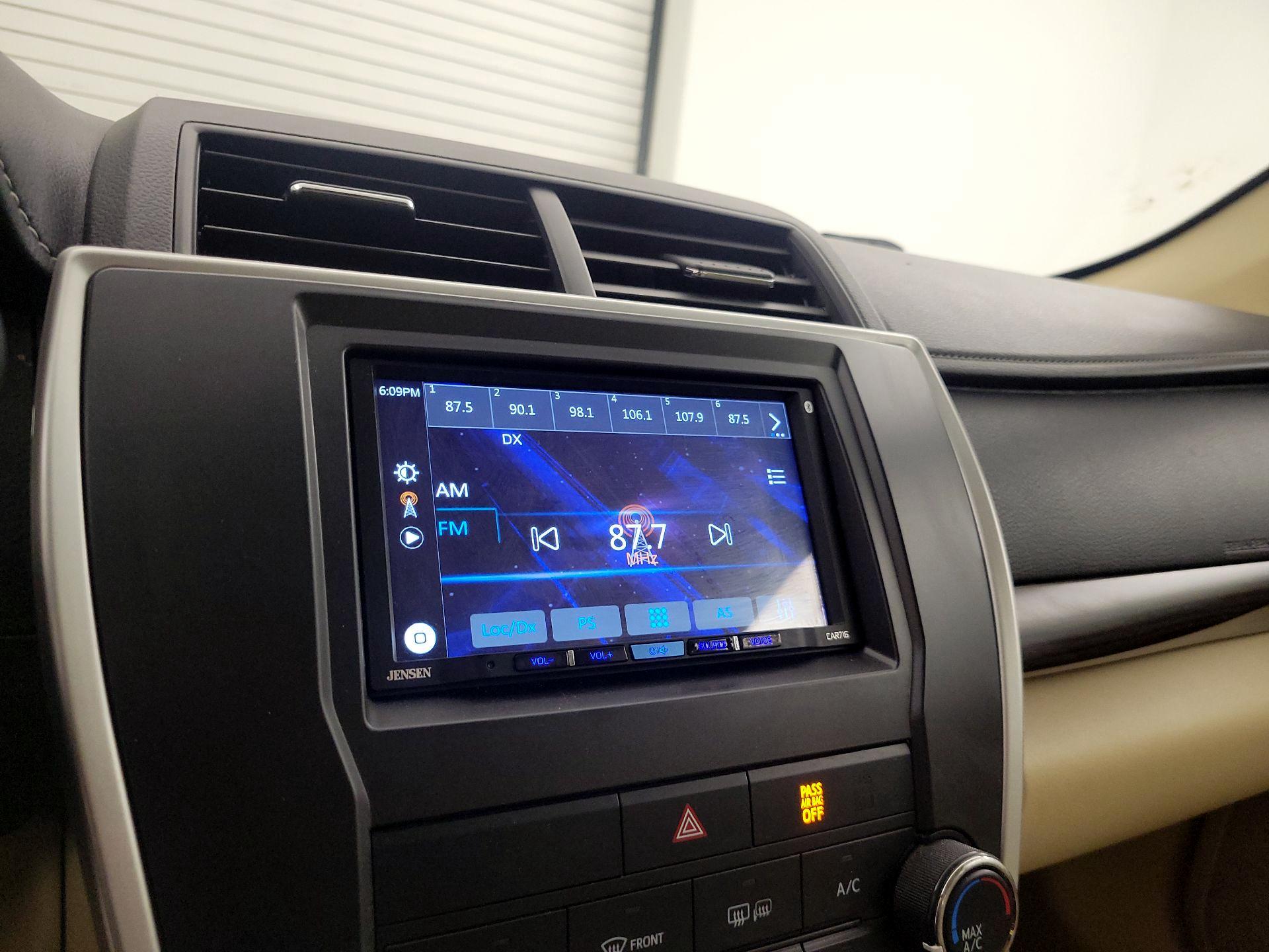 Thumbnail: 2015 Toyota Camry - 15