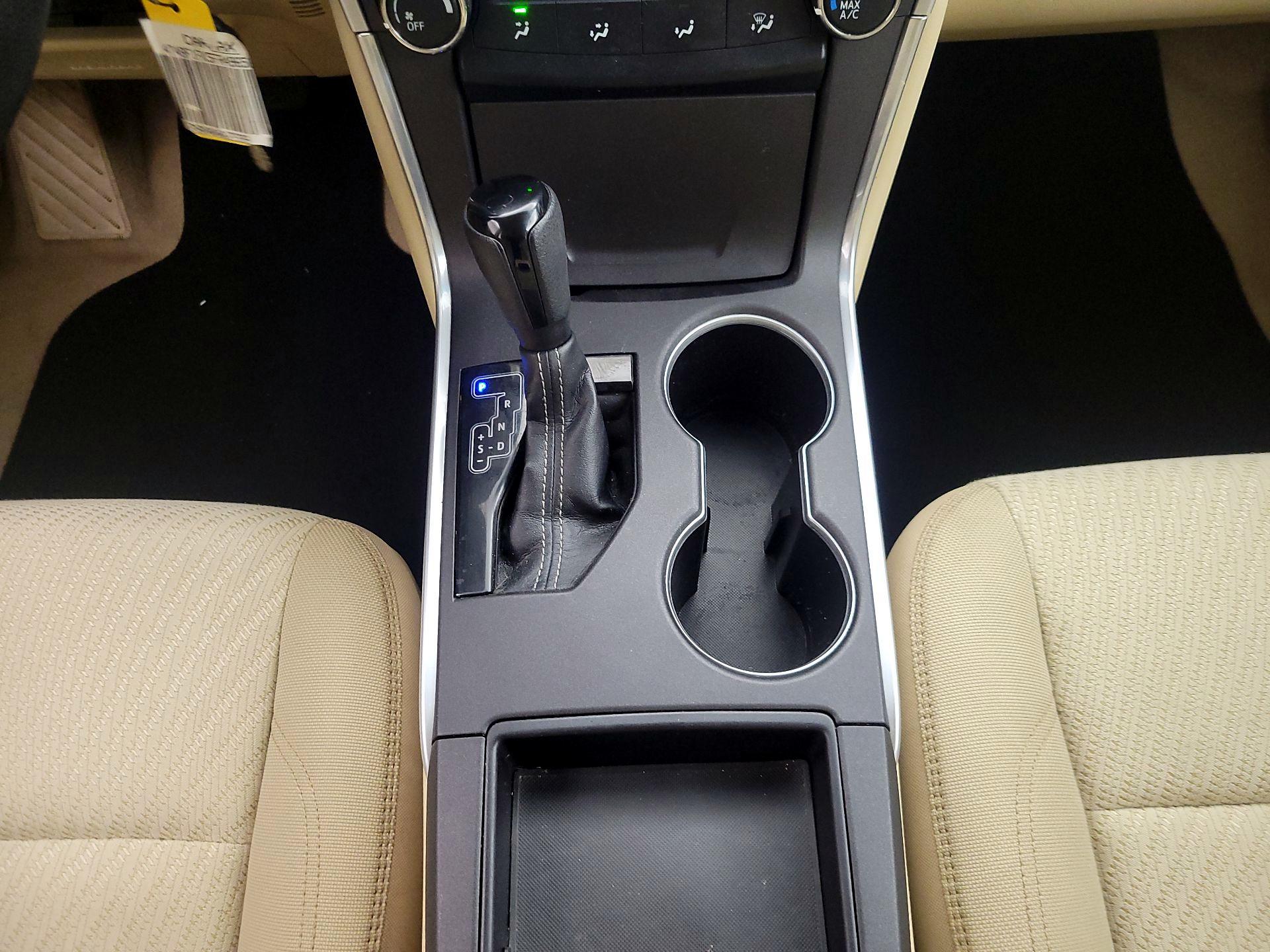 Thumbnail: 2015 Toyota Camry - 17
