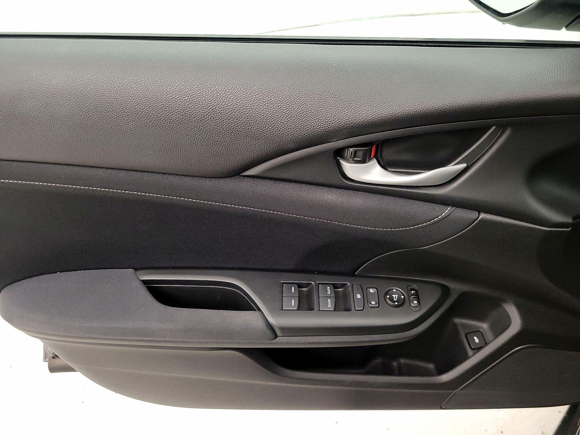 Thumbnail: 2020 Honda Insight - 12