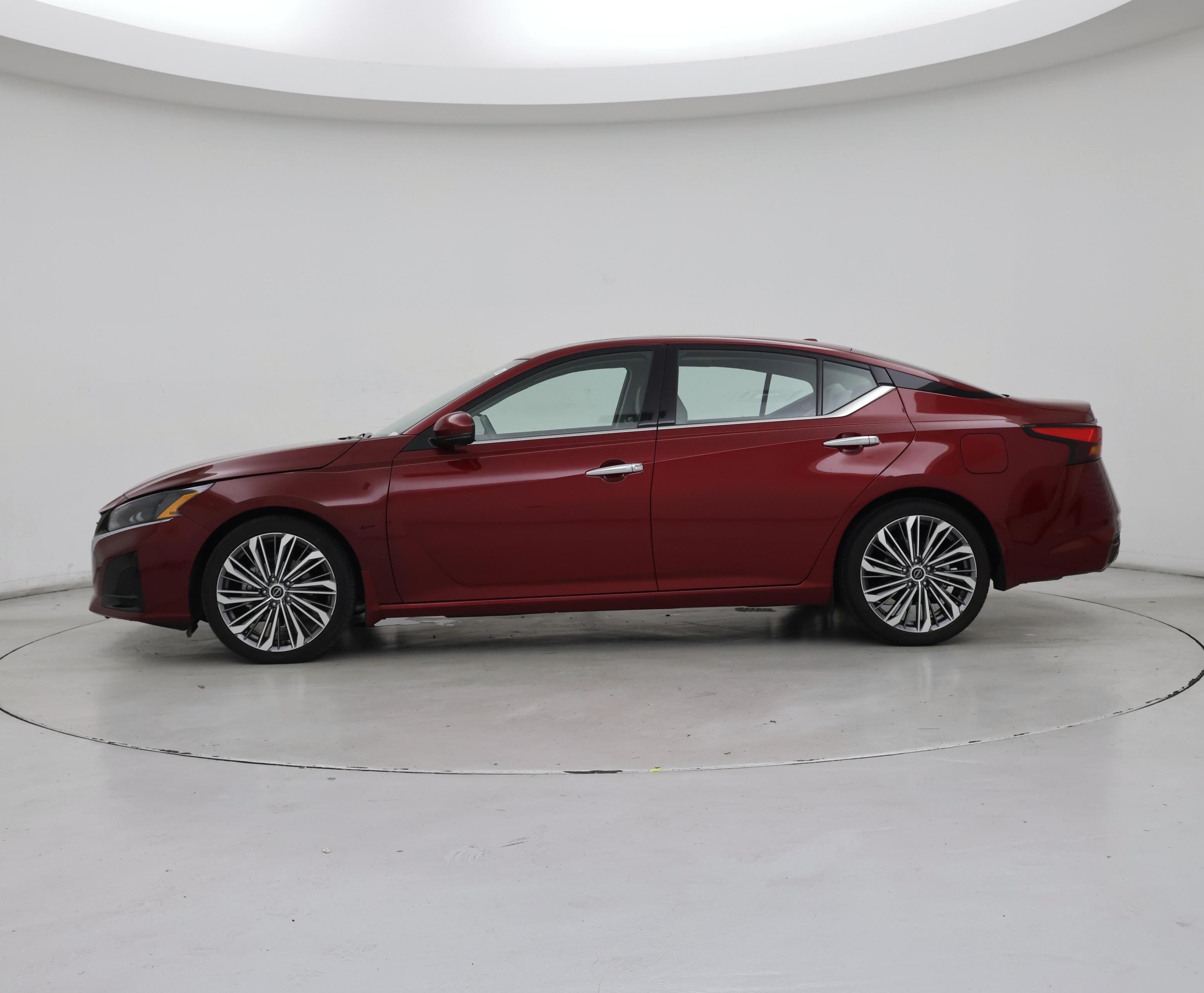Thumbnail: 2023 Nissan Altima - 3