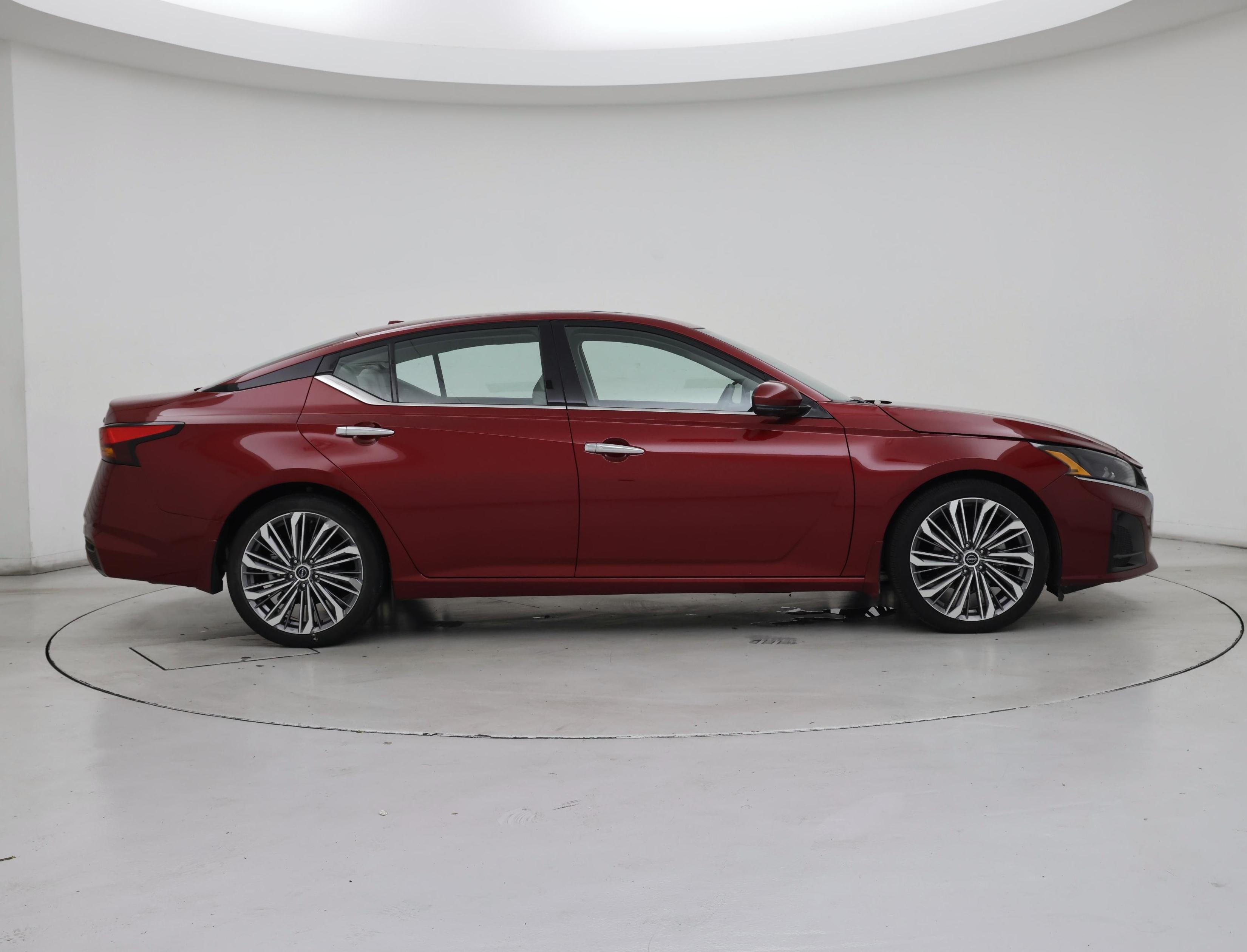 Thumbnail: 2023 Nissan Altima - 7