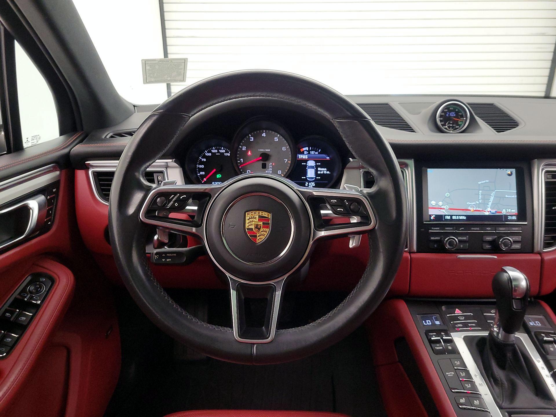 Thumbnail: 2015 Porsche Macan - 10