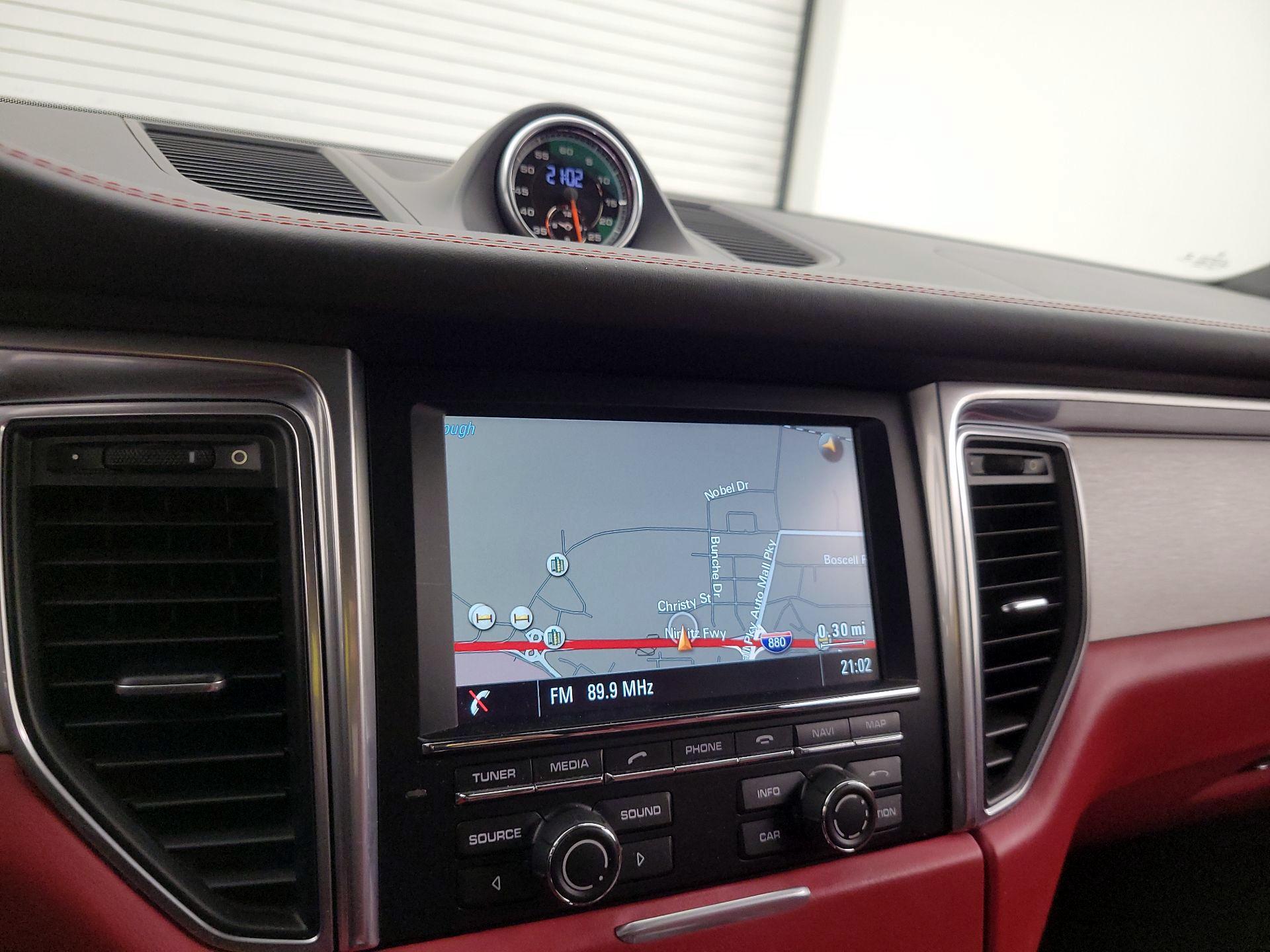 Thumbnail: 2015 Porsche Macan - 14