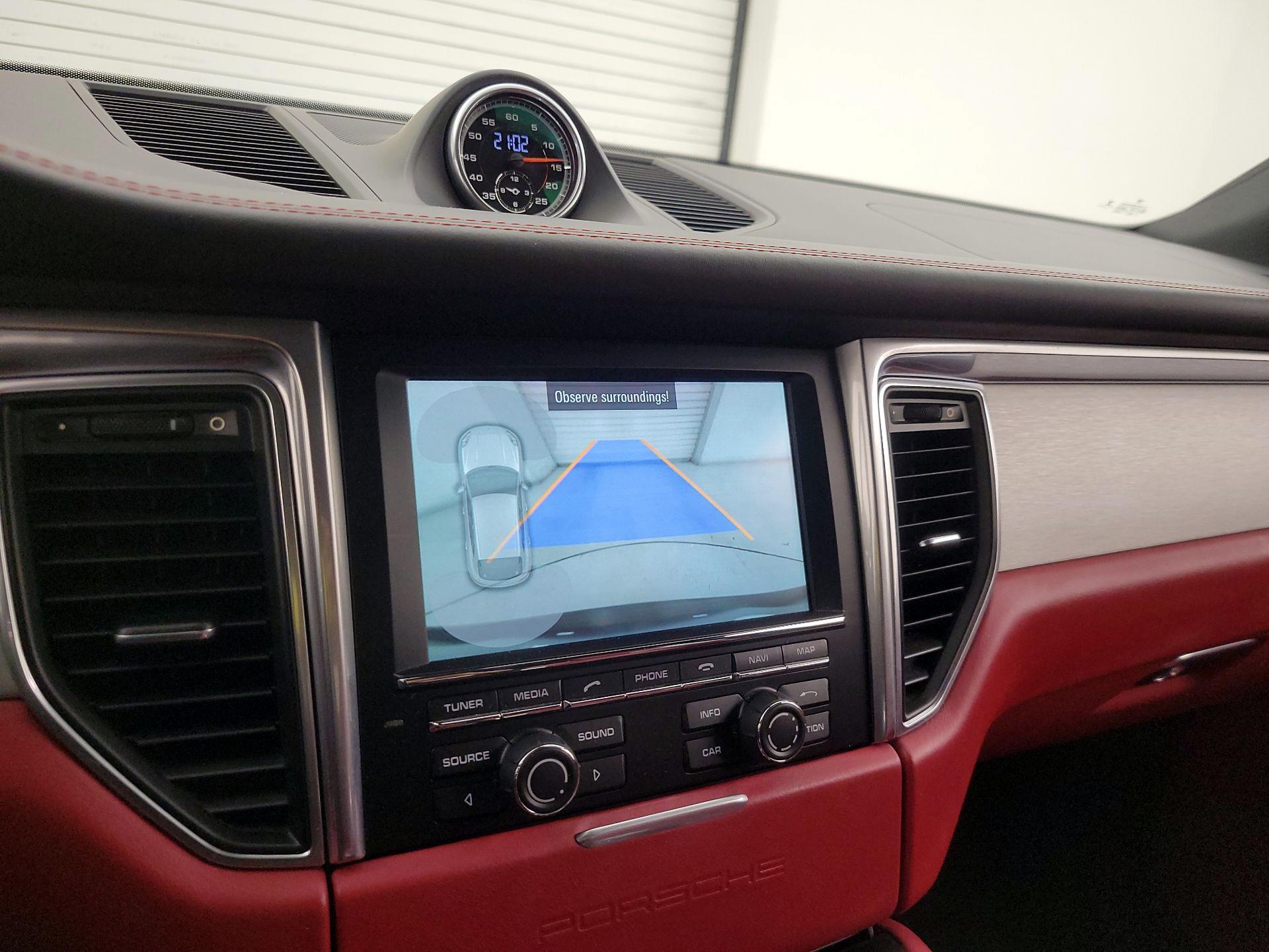 Thumbnail: 2015 Porsche Macan - 15