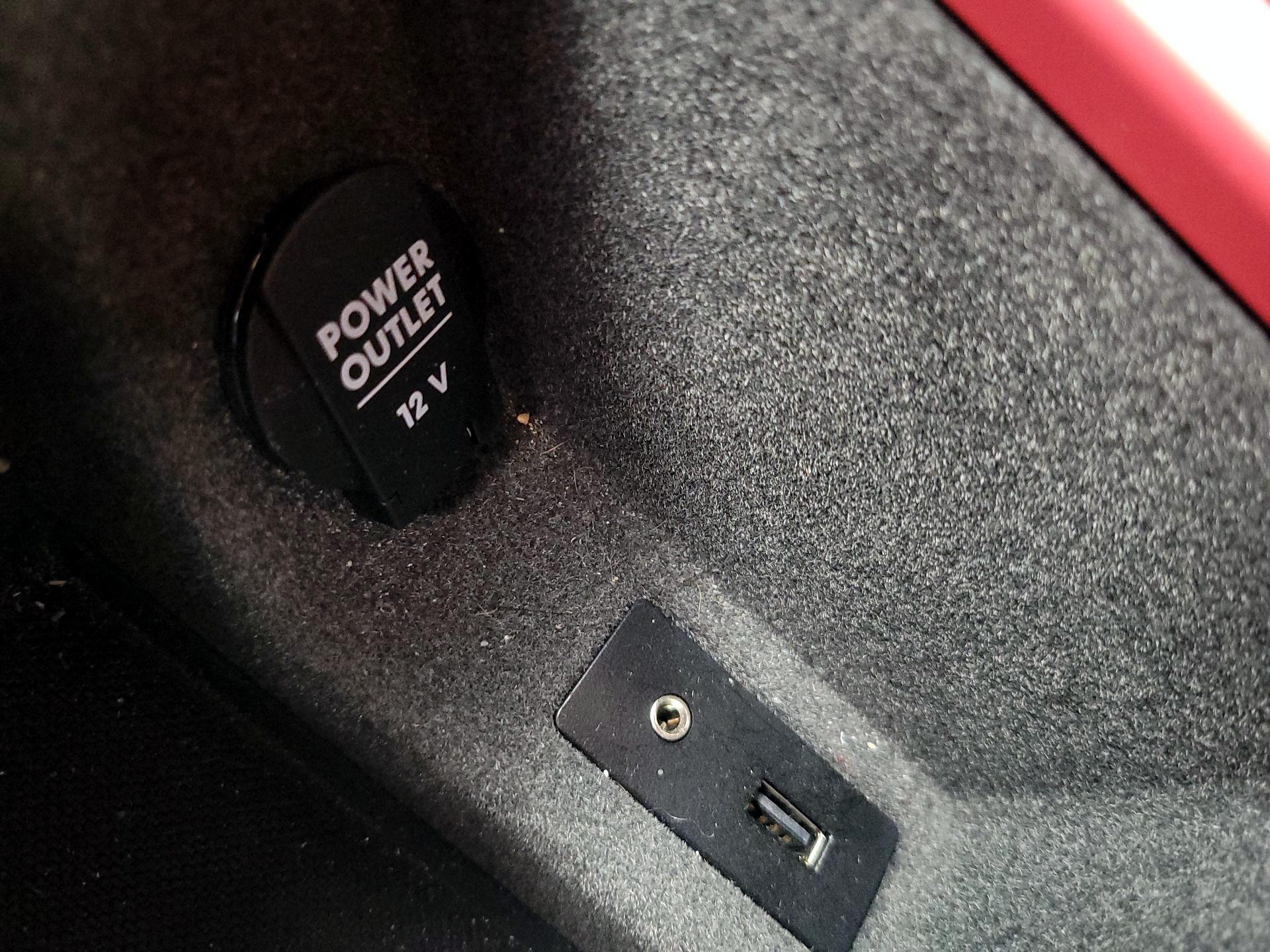 Thumbnail: 2015 Porsche Macan - 19