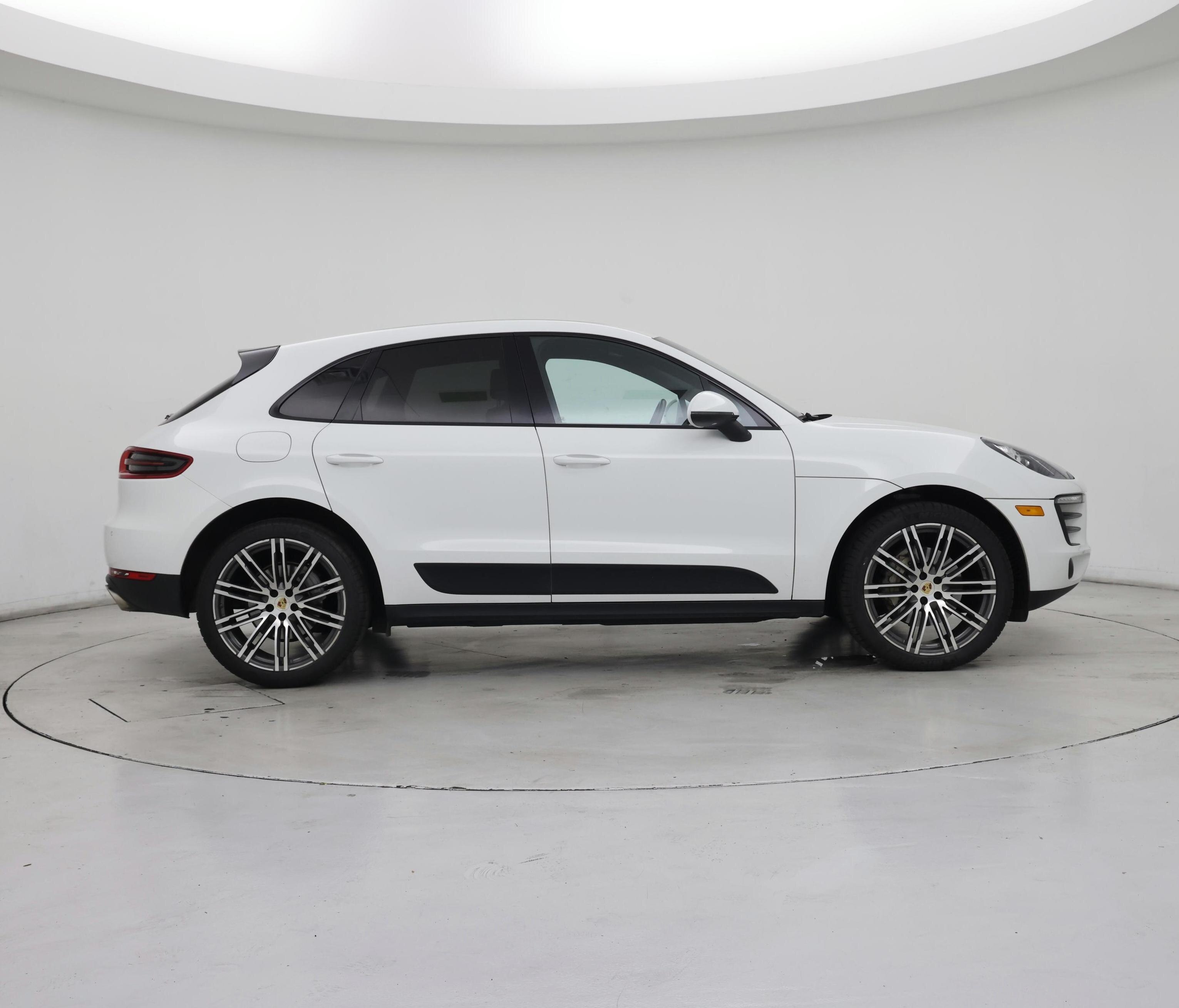Thumbnail: 2015 Porsche Macan - 7