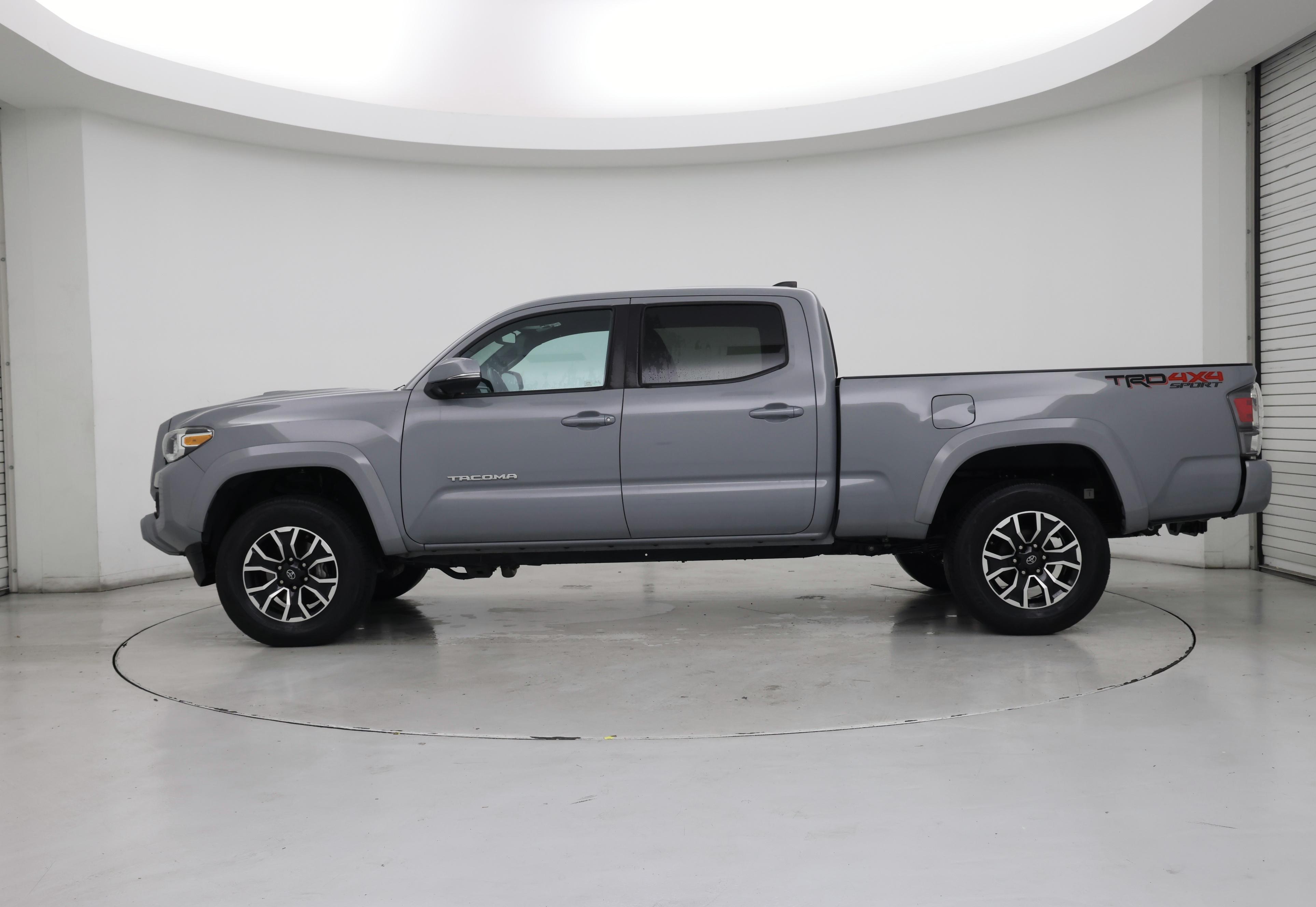 Thumbnail: 2020 Toyota Tacoma - 3
