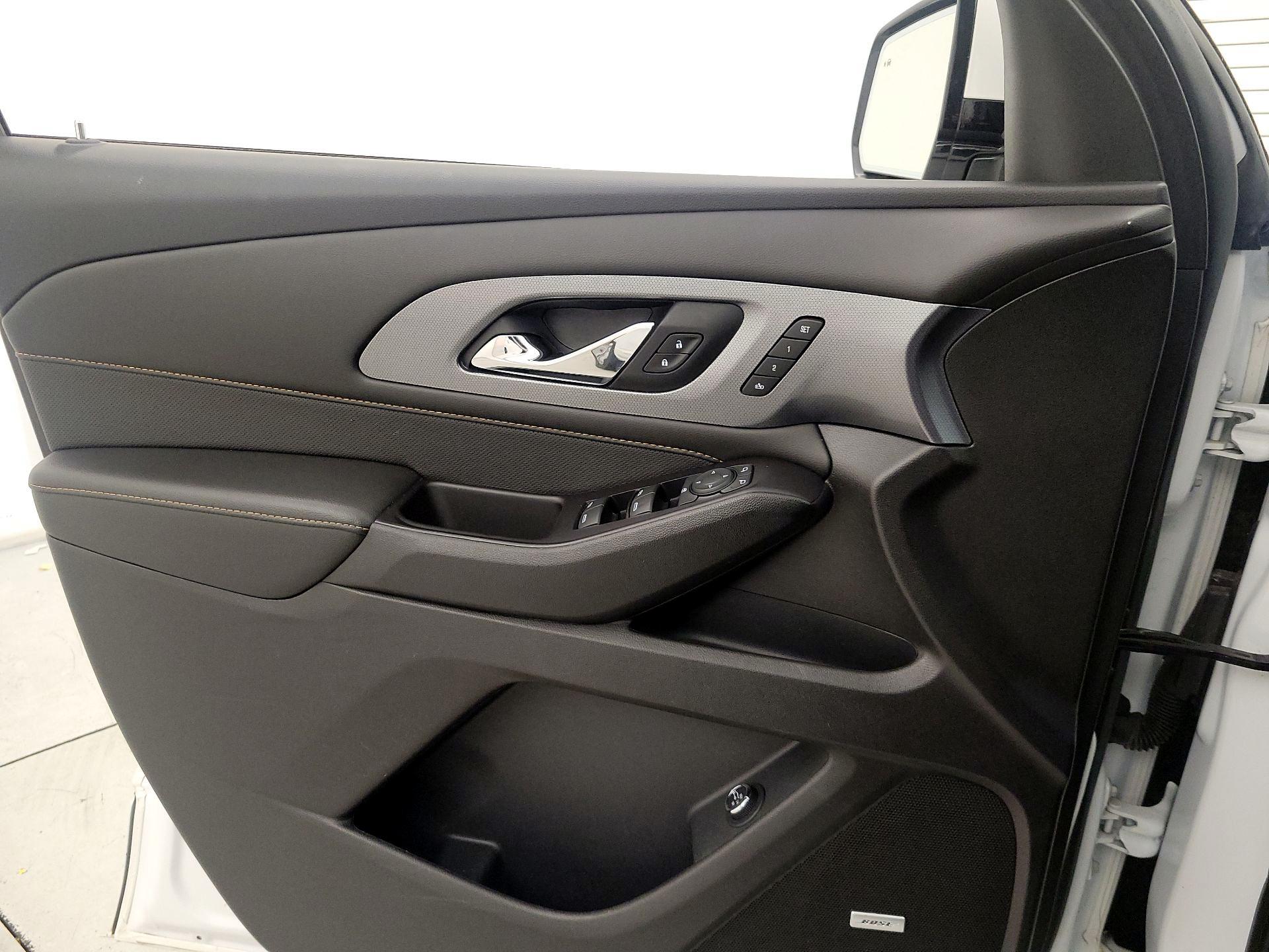 Thumbnail: 2020 Chevrolet Traverse - 12