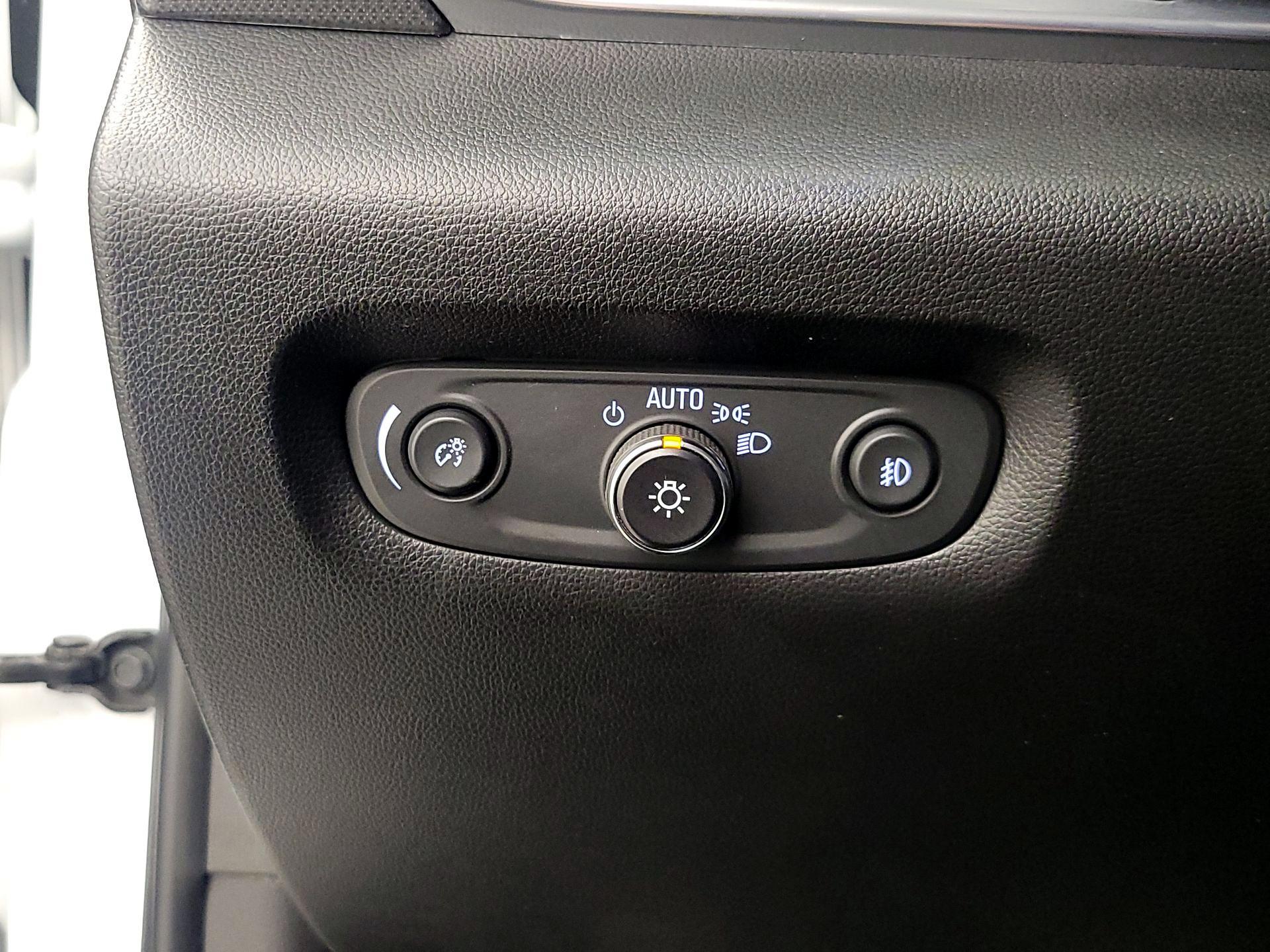 Thumbnail: 2020 Chevrolet Traverse - 13