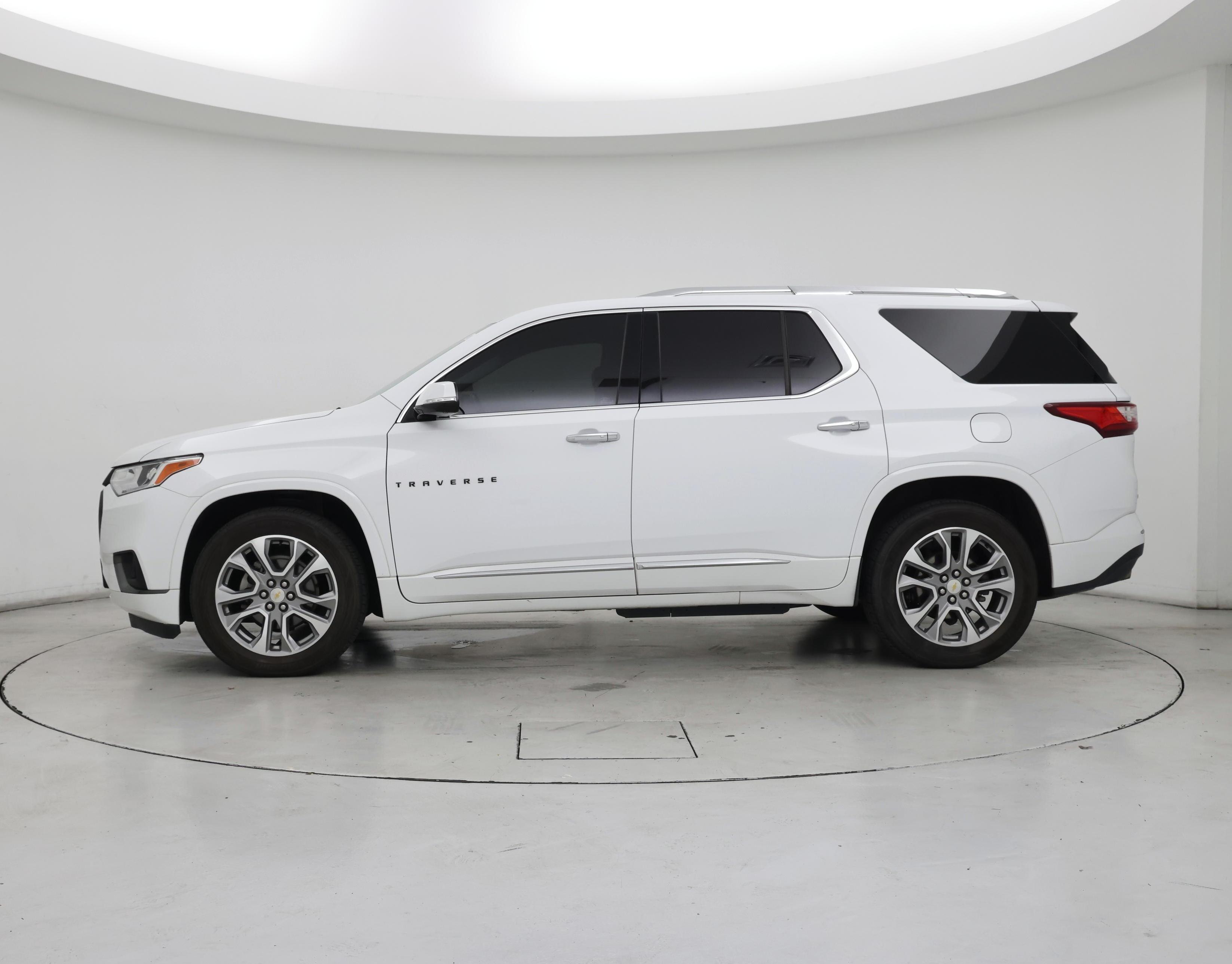 Thumbnail: 2020 Chevrolet Traverse - 3