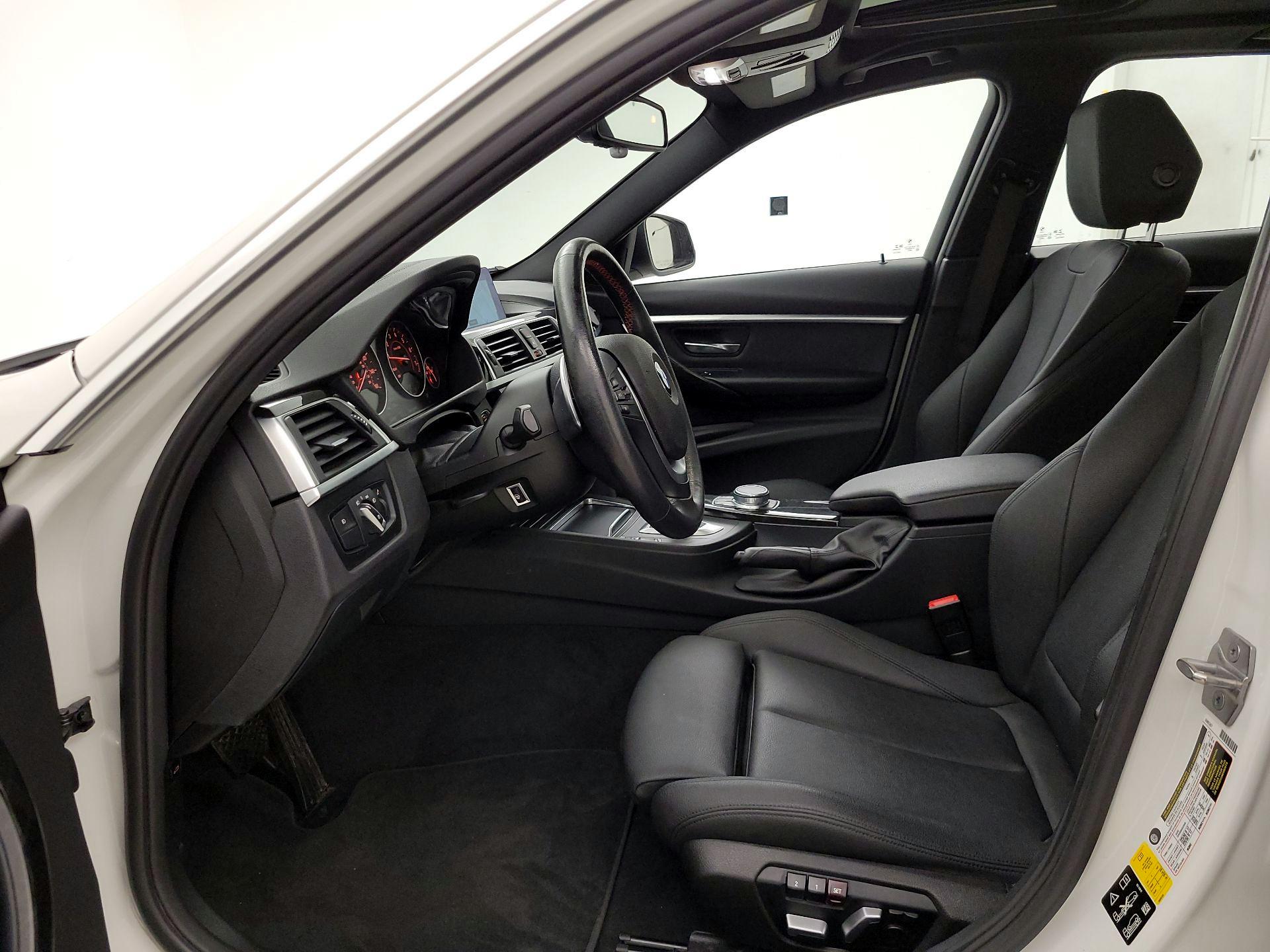 Thumbnail: 2018 BMW 3 Series - 11