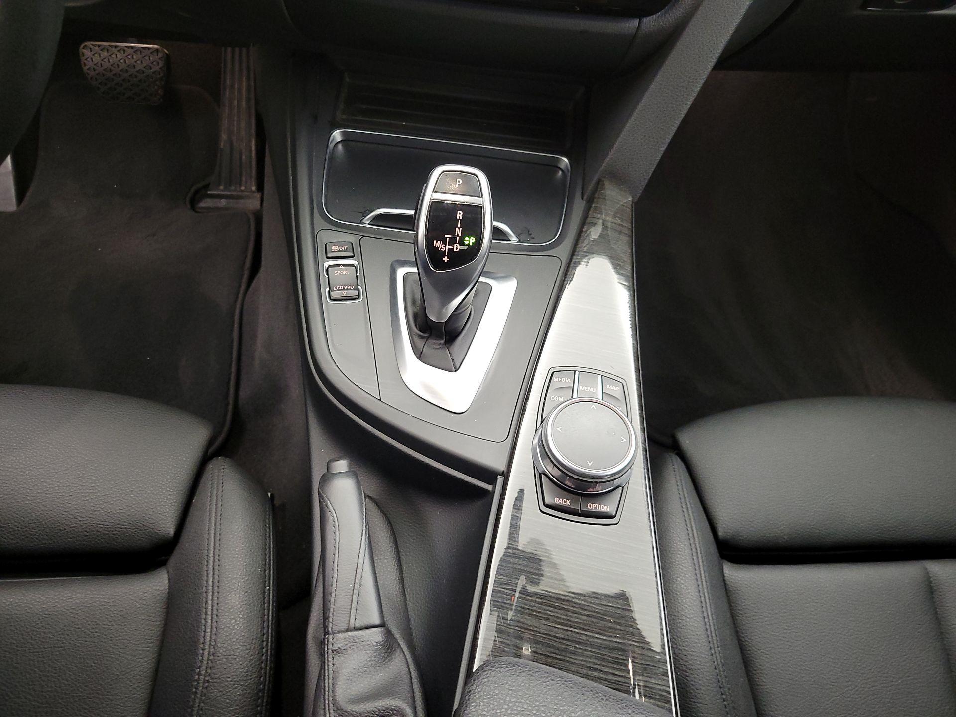 Thumbnail: 2018 BMW 3 Series - 18