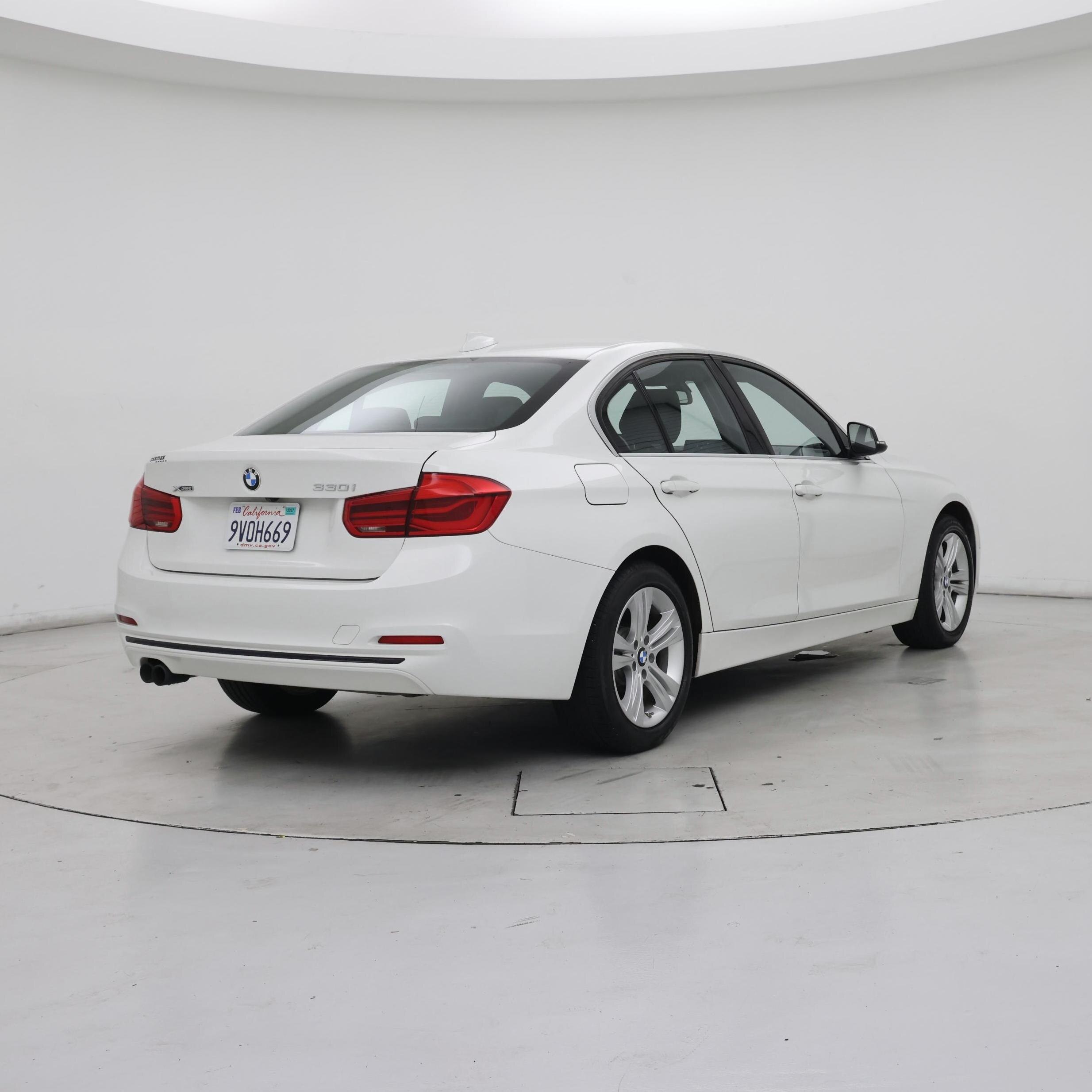 Thumbnail: 2018 BMW 3 Series - 8