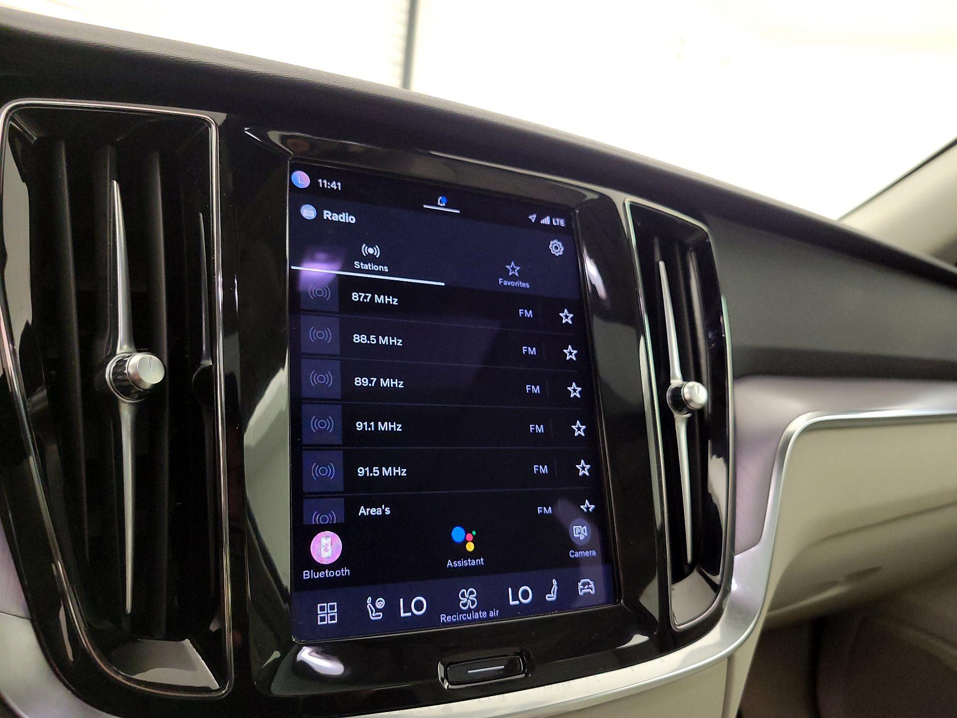 Thumbnail: 2024 Volvo S60 - 16