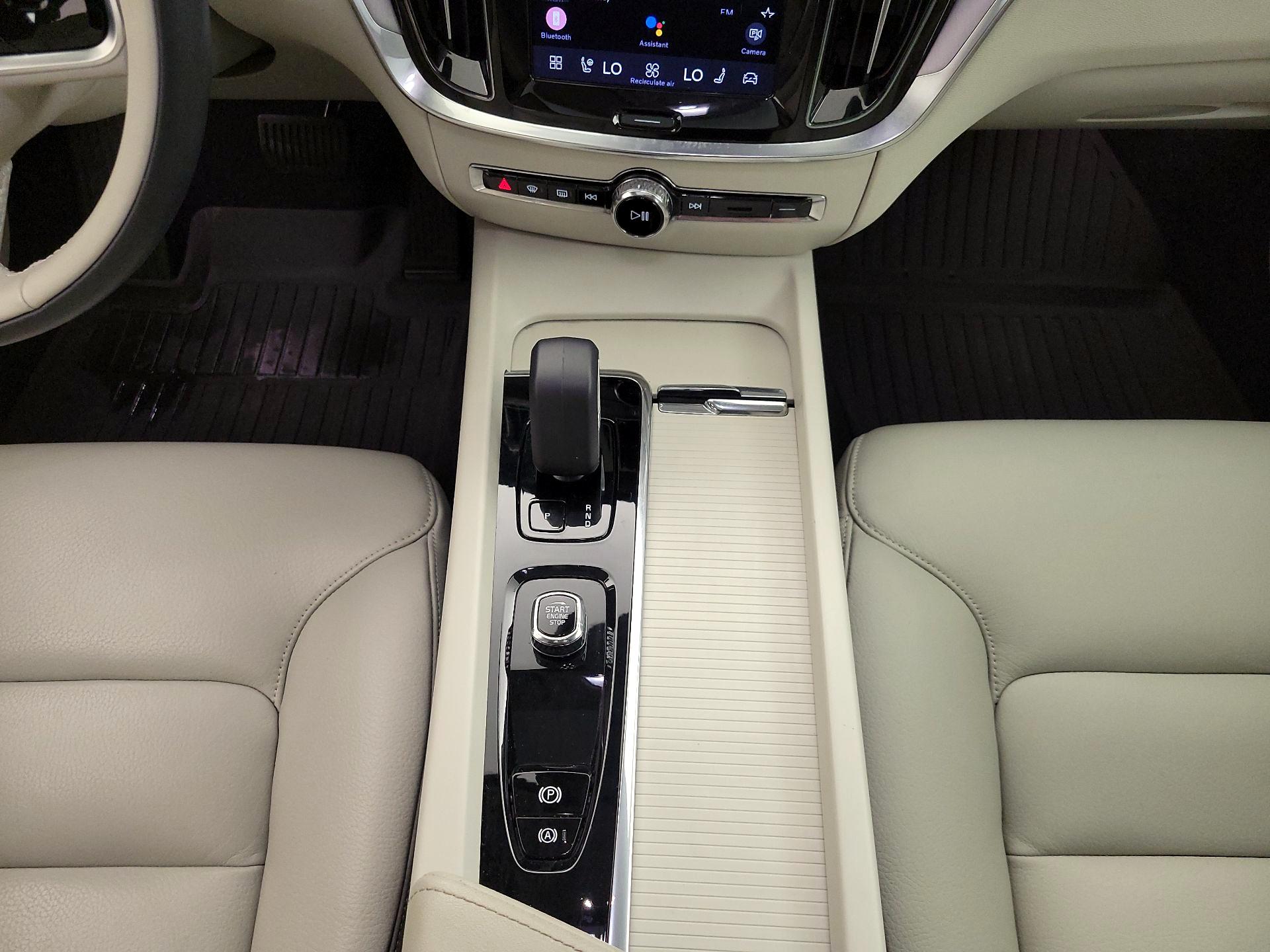 Thumbnail: 2024 Volvo S60 - 18