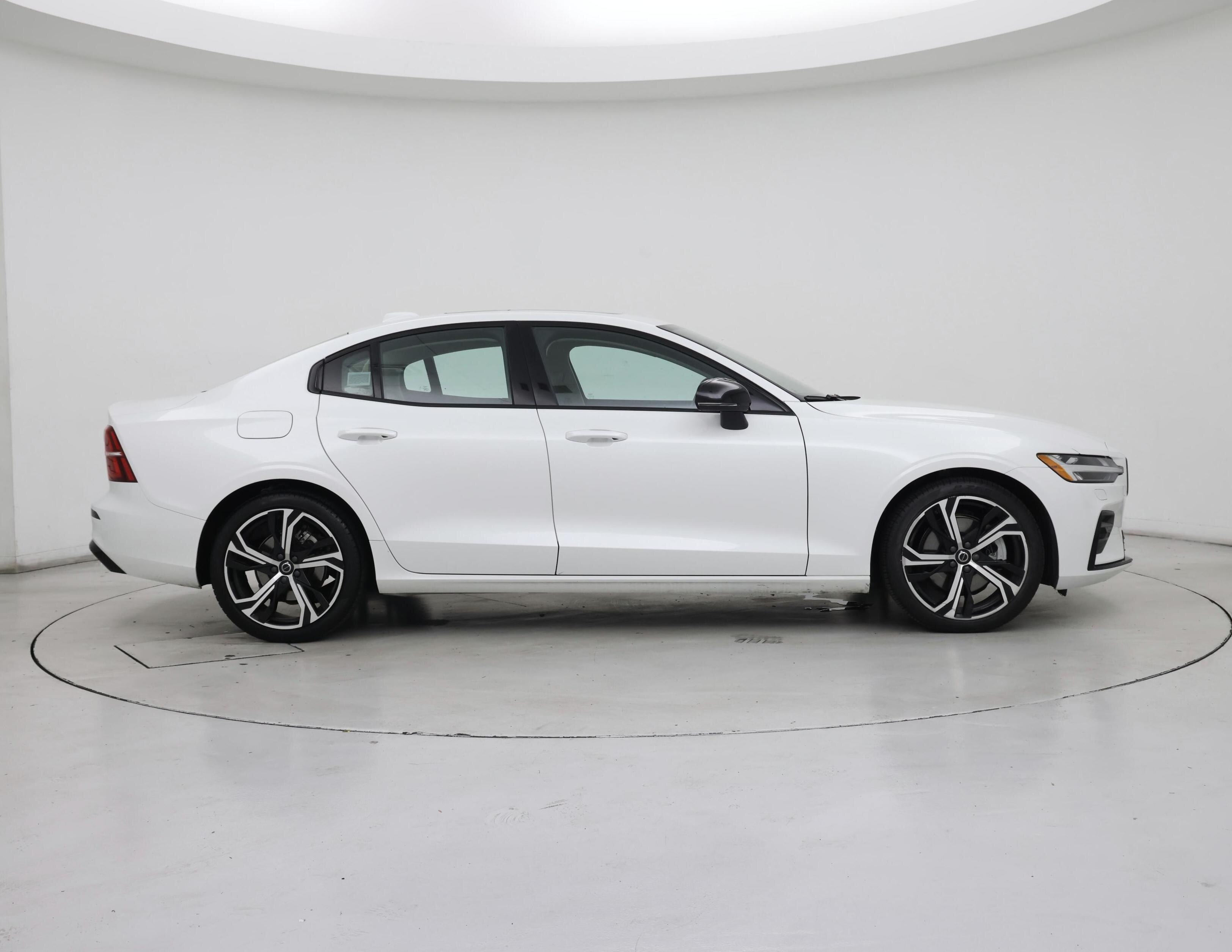 Thumbnail: 2024 Volvo S60 - 7