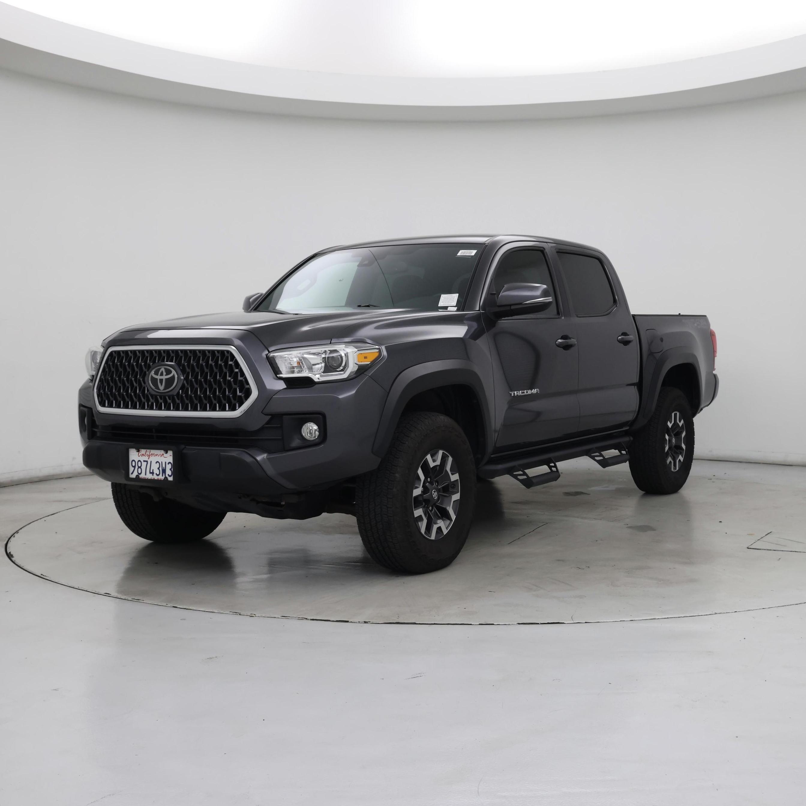 Thumbnail: 2018 Toyota Tacoma - 4