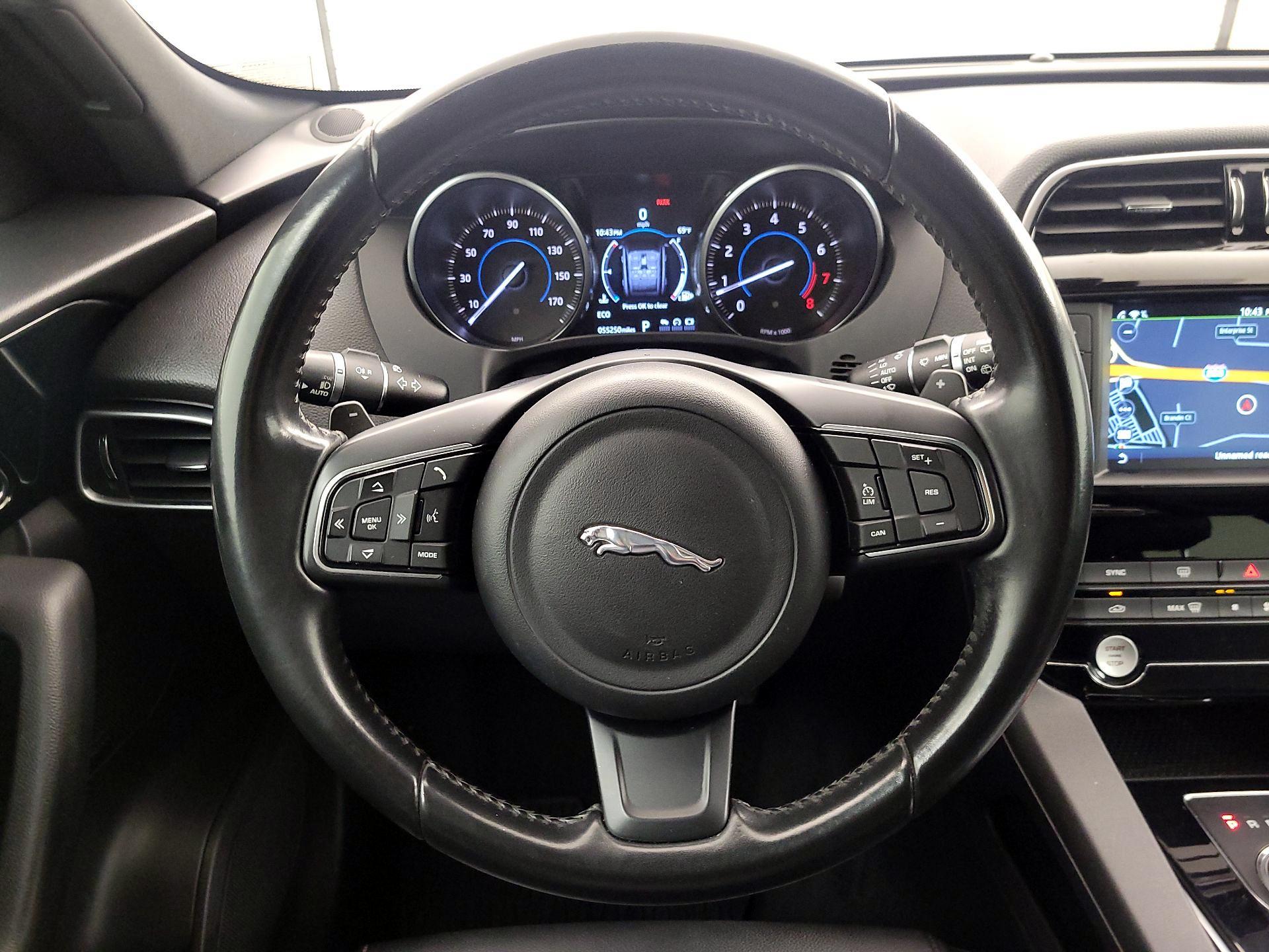Thumbnail: 2018 Jaguar F-Pace - 10
