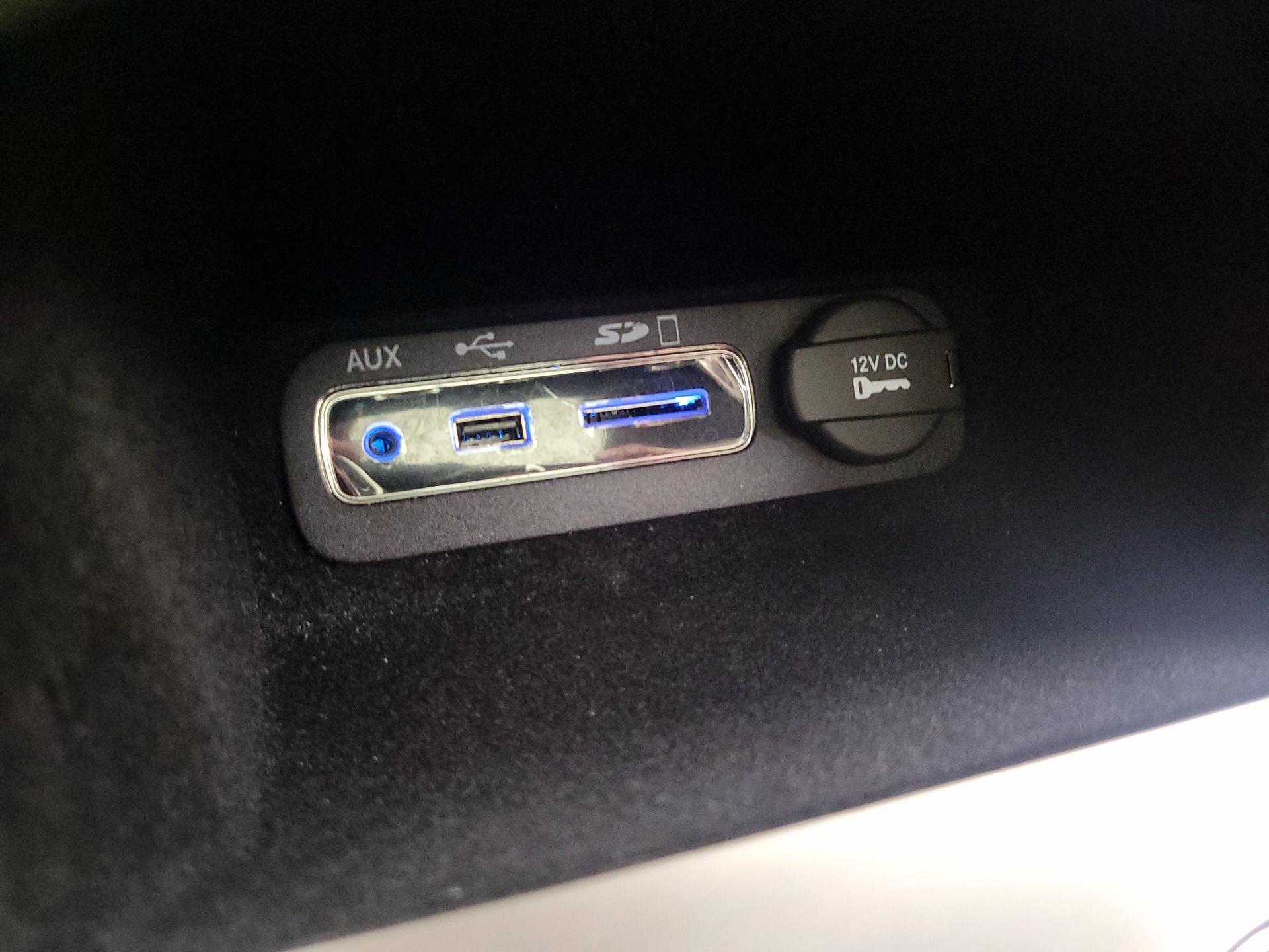 Thumbnail: 2015 Jeep Grand Cherokee - 19