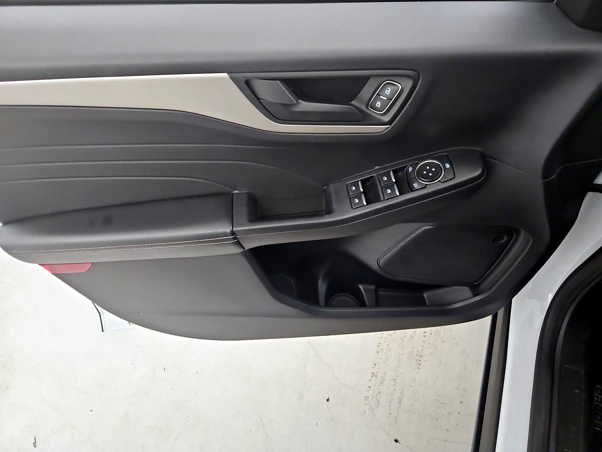 Thumbnail: 2021 Ford Escape - 12