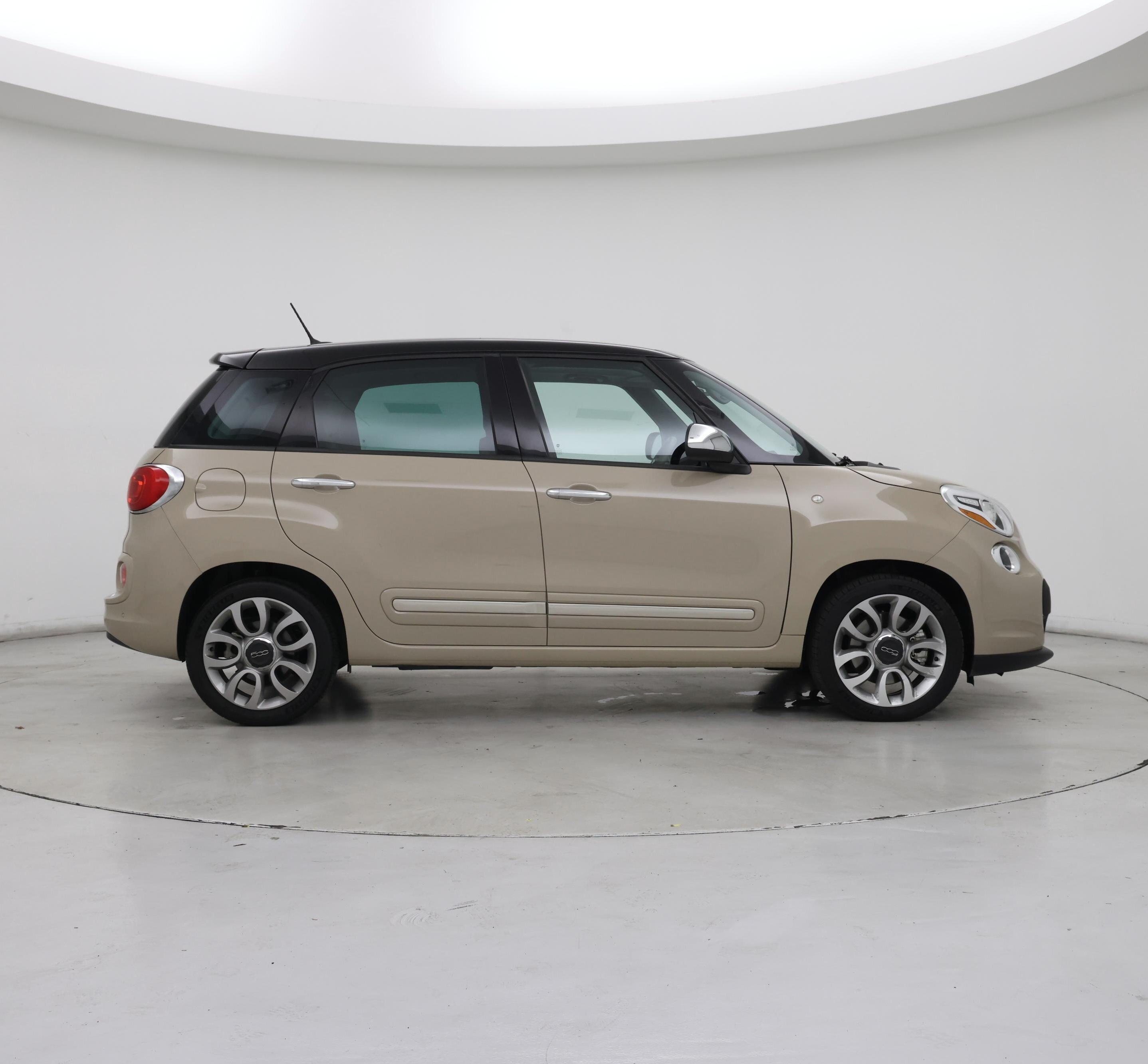 Thumbnail: 2015 Fiat 500L - 7
