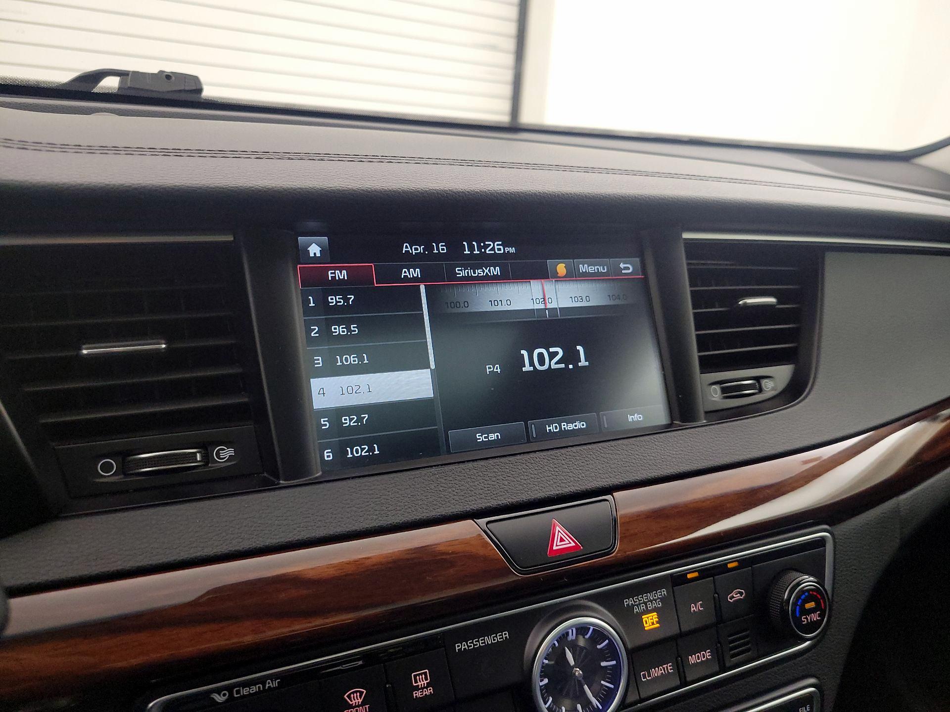 Thumbnail: 2017 Kia Cadenza - 16