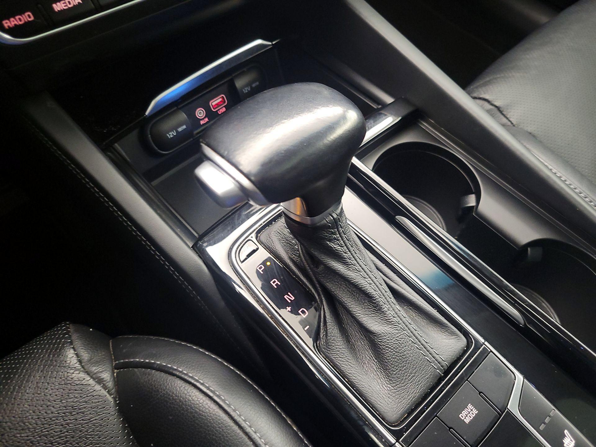 Thumbnail: 2017 Kia Cadenza - 18