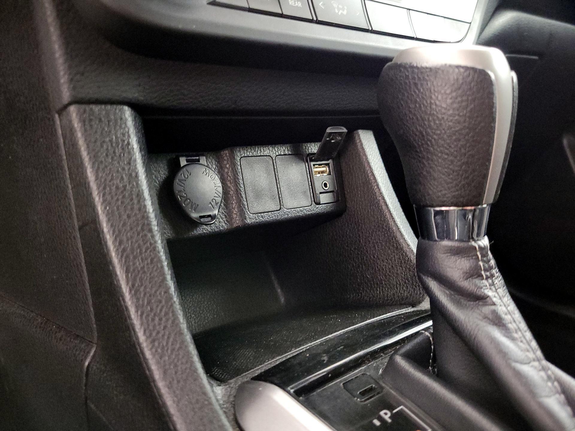 Thumbnail: 2014 Toyota Corolla - 18