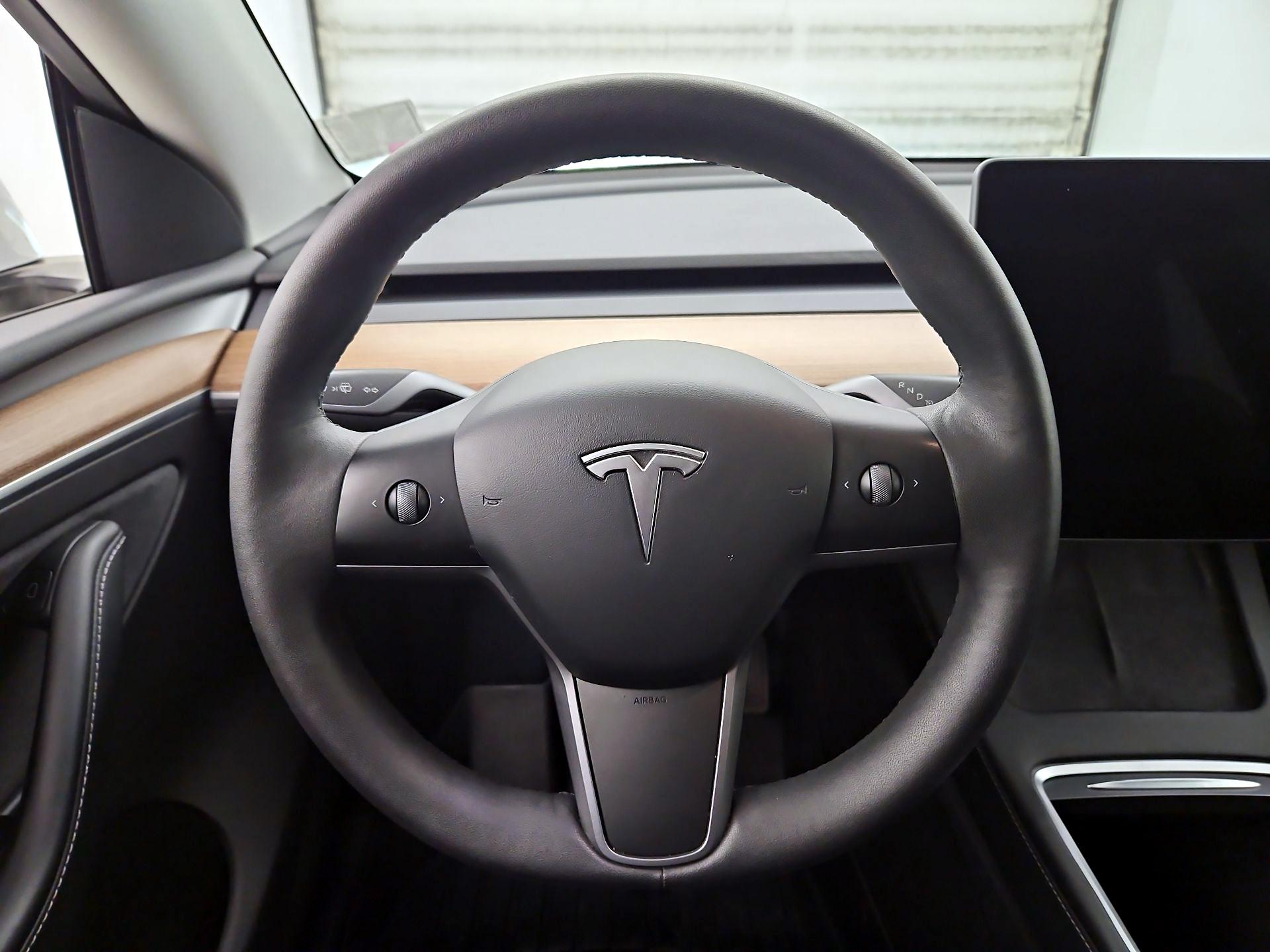 Thumbnail: 2023 Tesla Model Y - 10