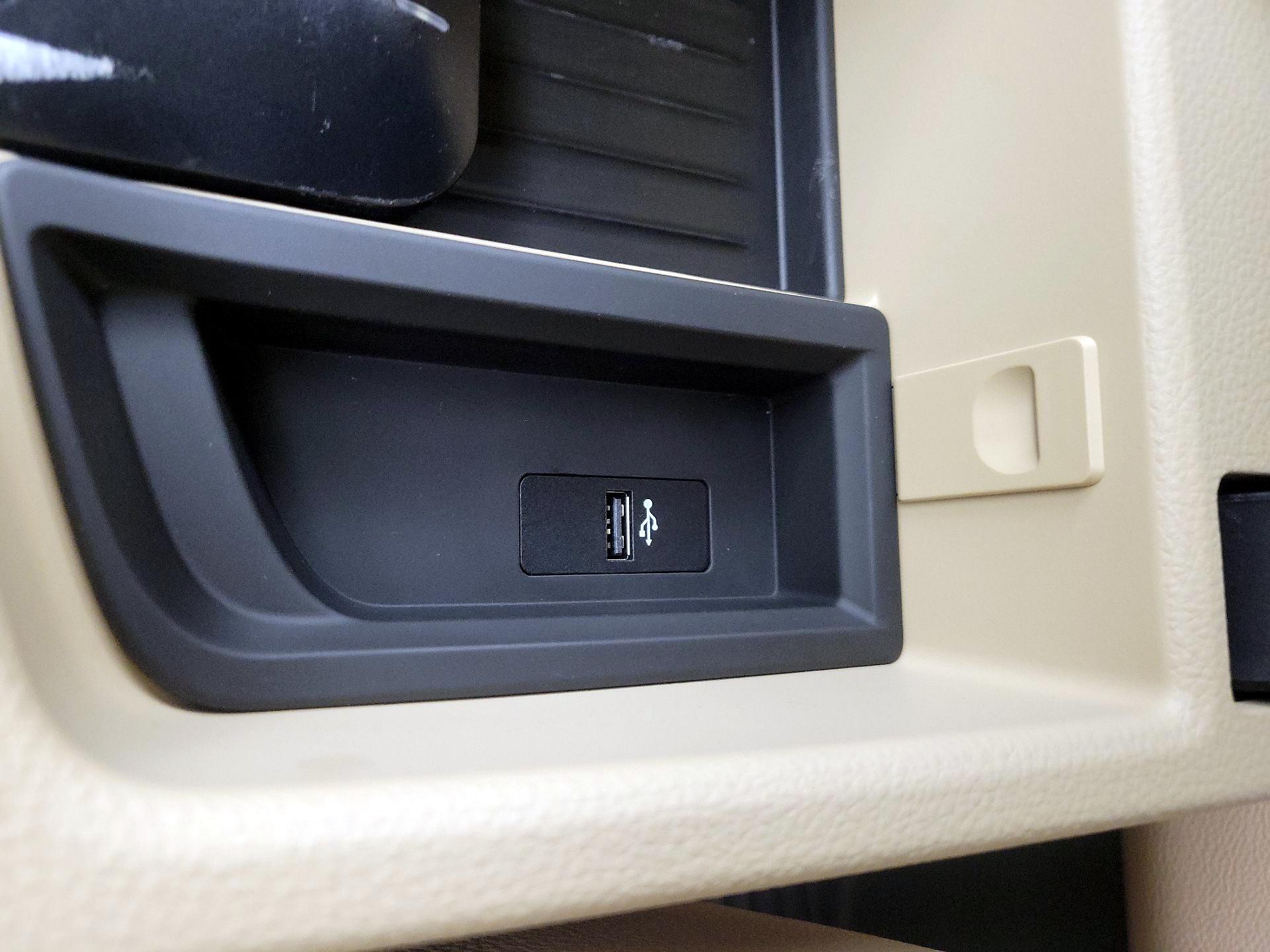 Thumbnail: 2018 BMW 3 Series - 18