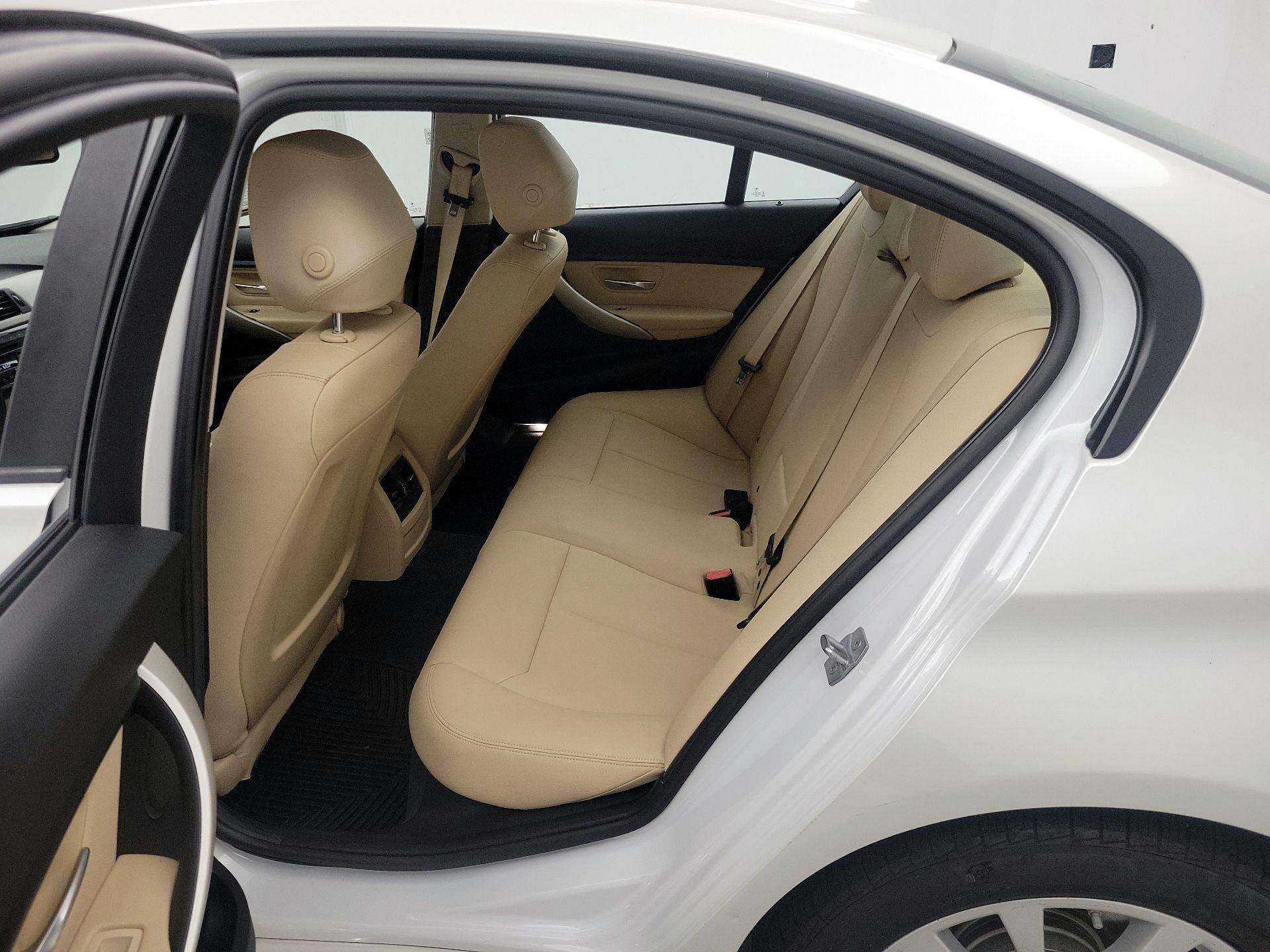 Thumbnail: 2018 BMW 3 Series - 19