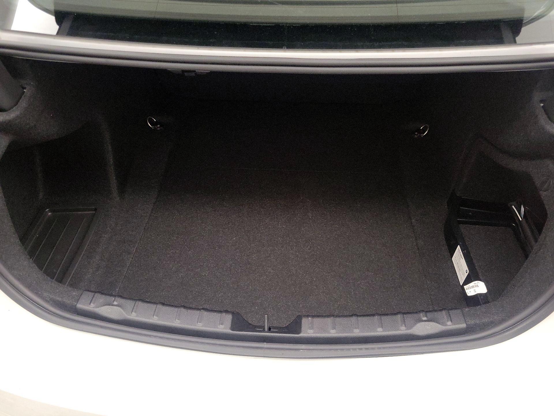 Thumbnail: 2018 BMW 3 Series - 20