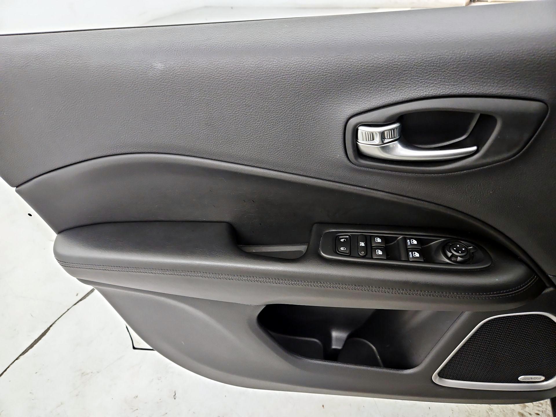 Thumbnail: 2021 Jeep Compass - 12