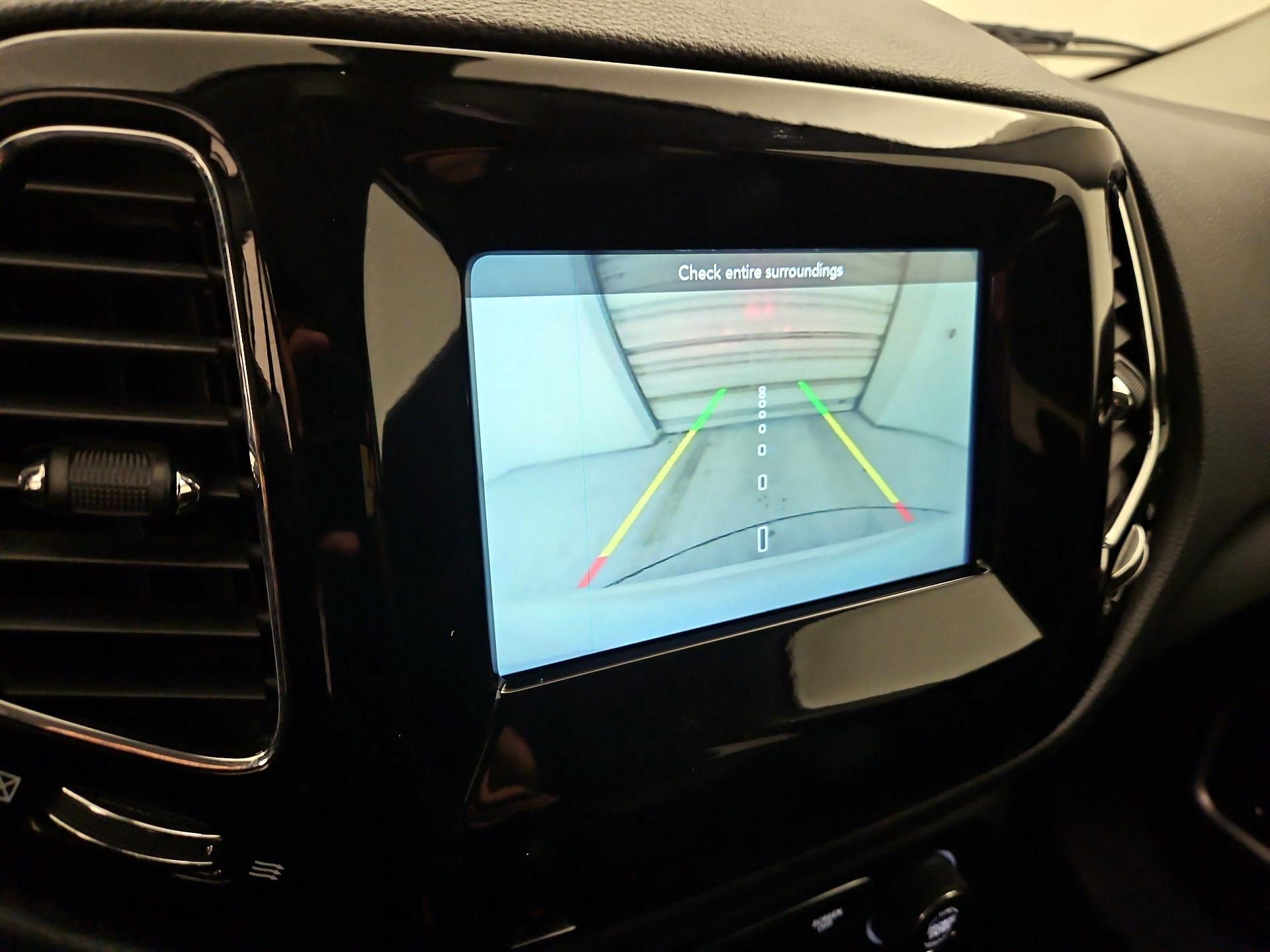 Thumbnail: 2021 Jeep Compass - 14