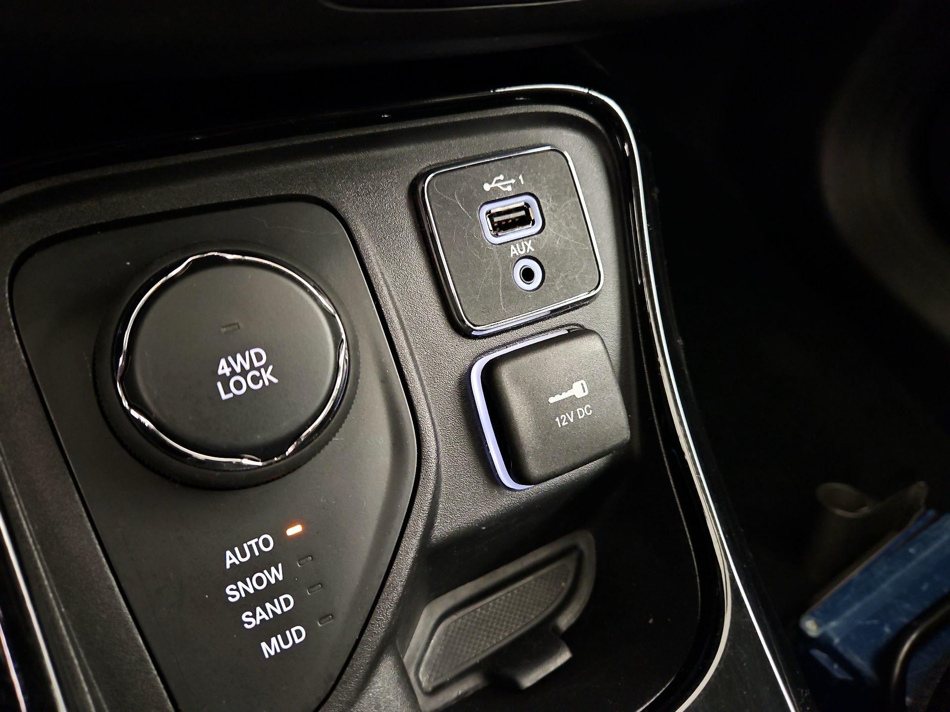 Thumbnail: 2021 Jeep Compass - 18