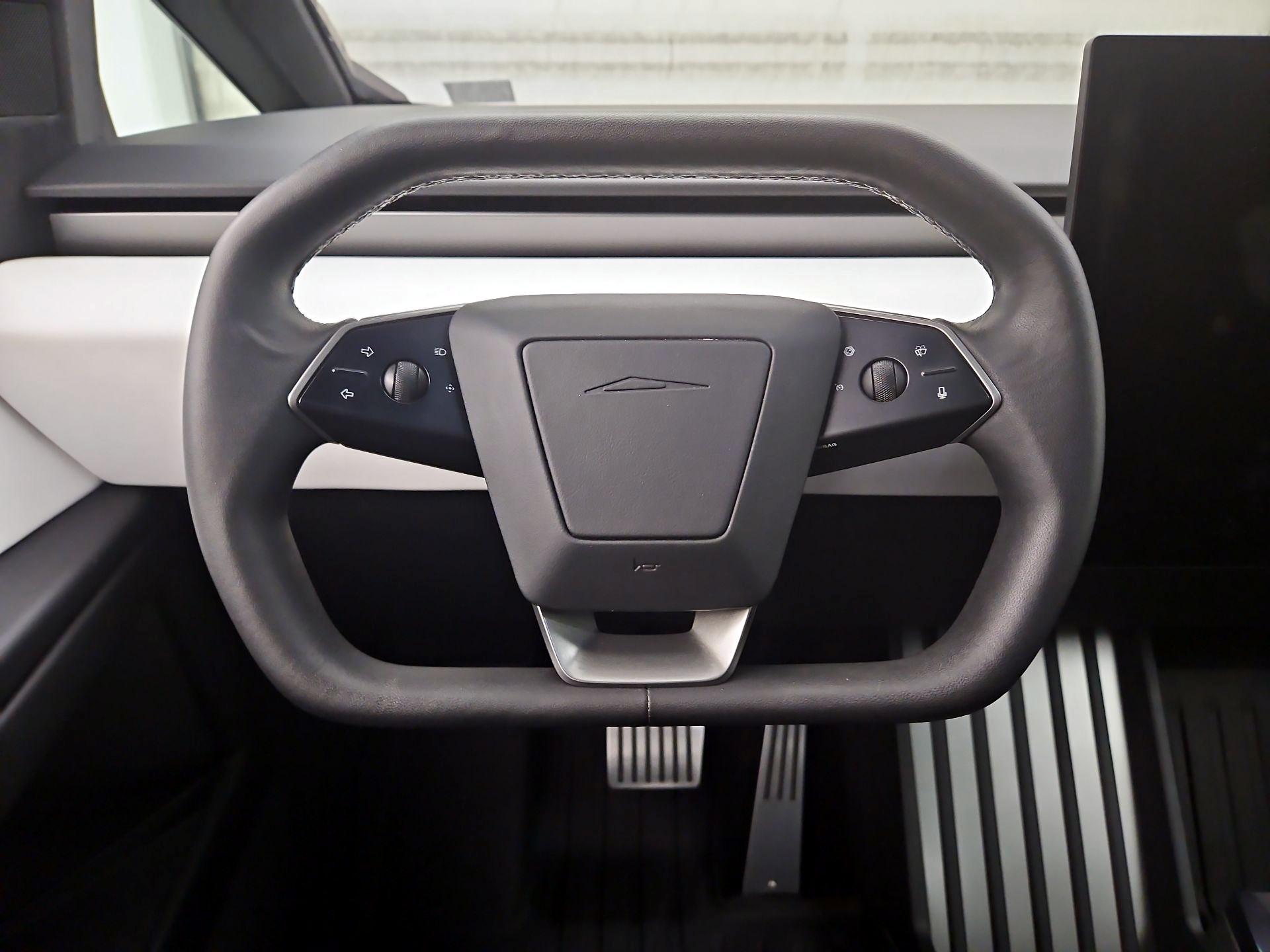 Thumbnail: 2024 Tesla Cybertruck - 10