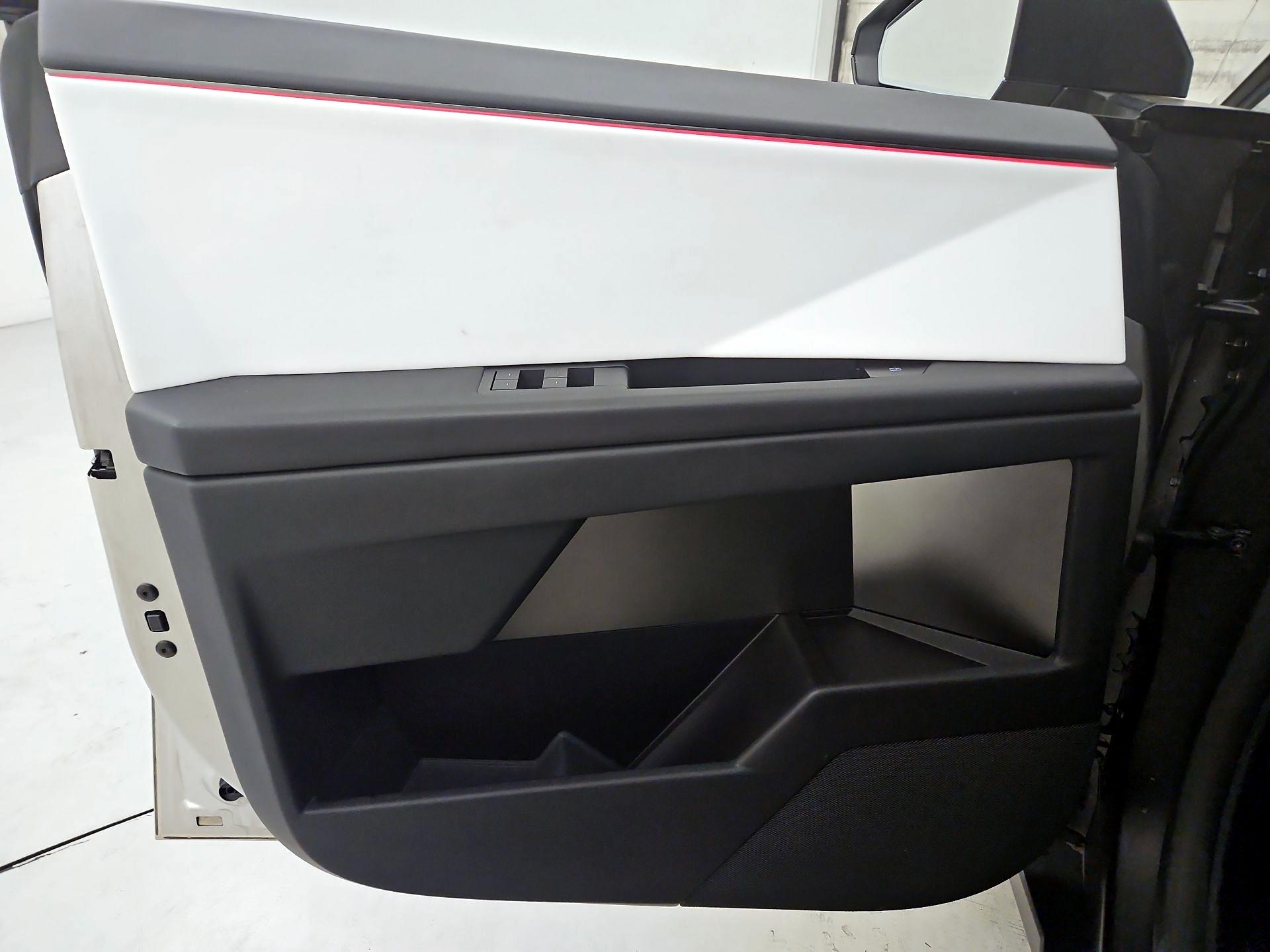 Thumbnail: 2024 Tesla Cybertruck - 12